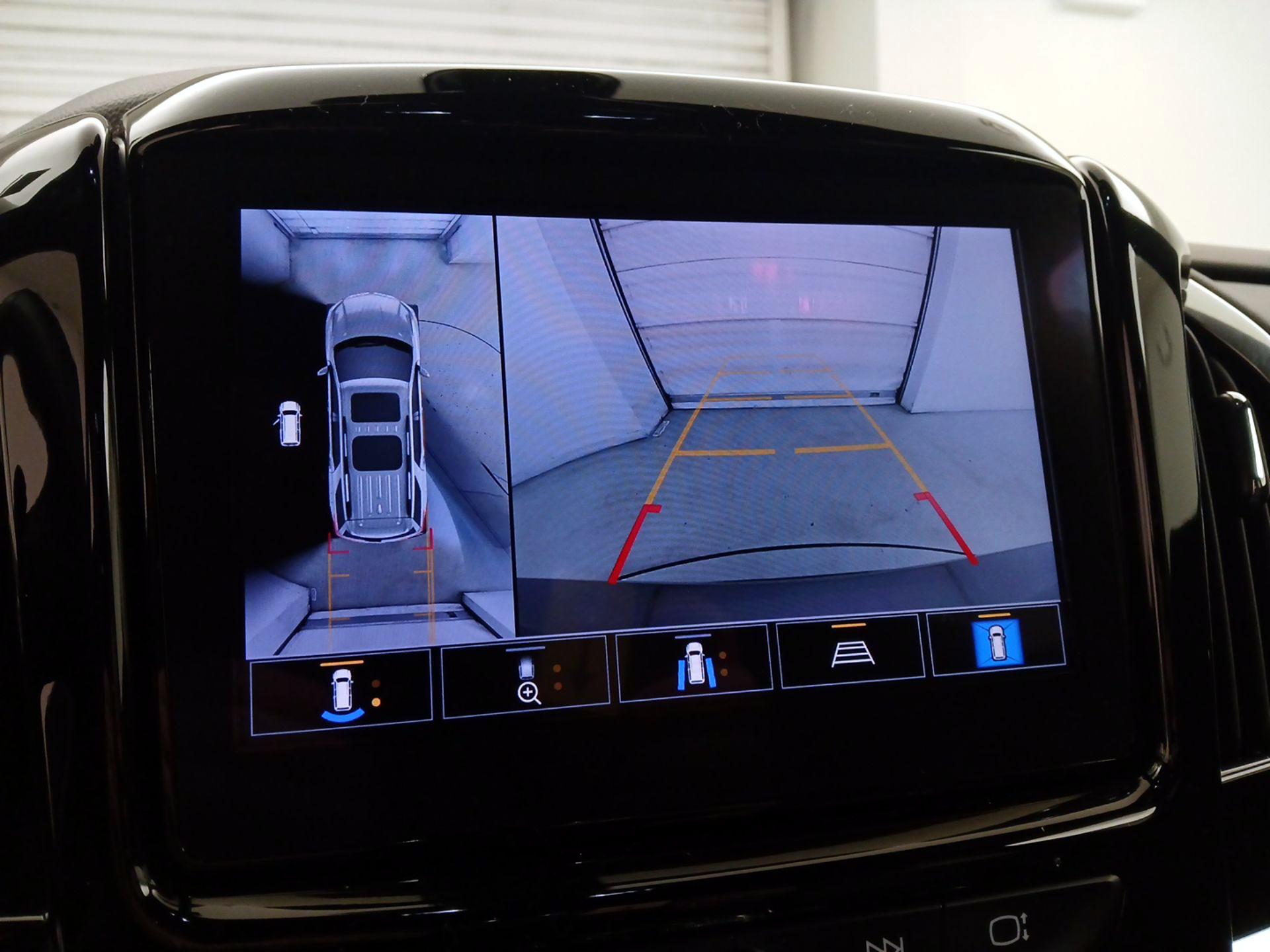 Thumbnail: 2023 Chevrolet Traverse - 14