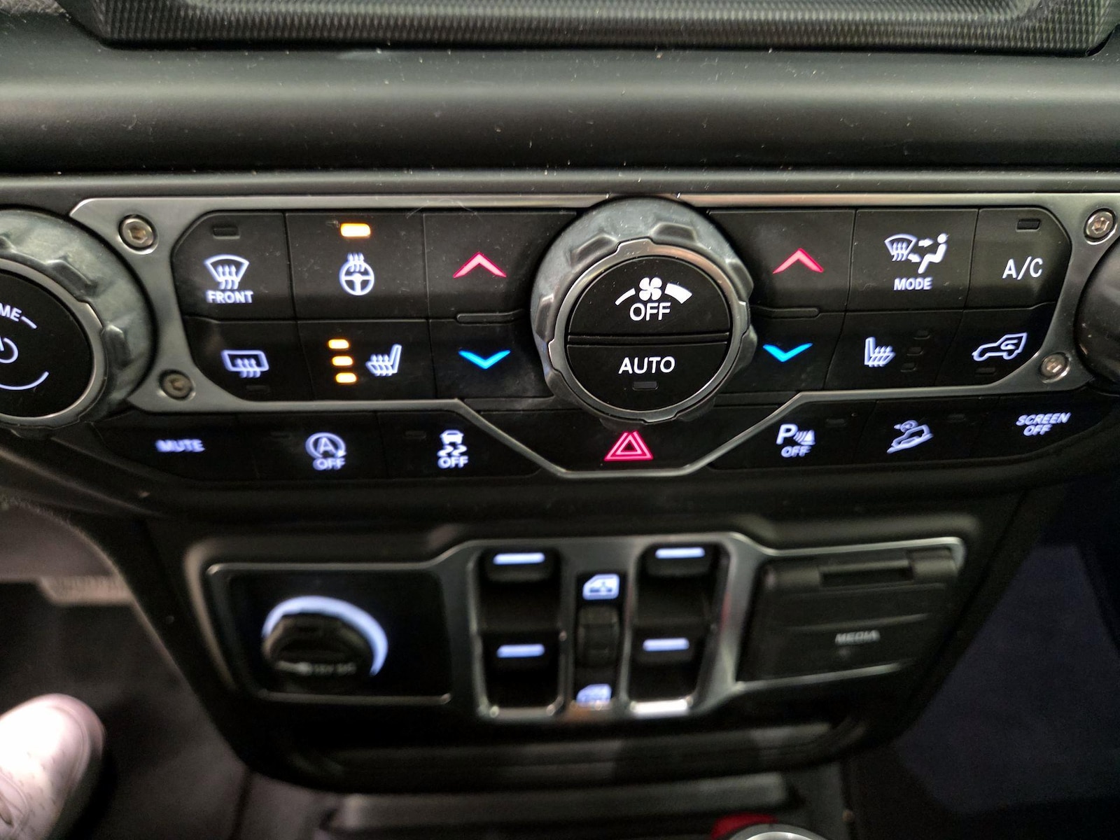 2021 Jeep Wrangler Unlimited Sahara - Photo 18