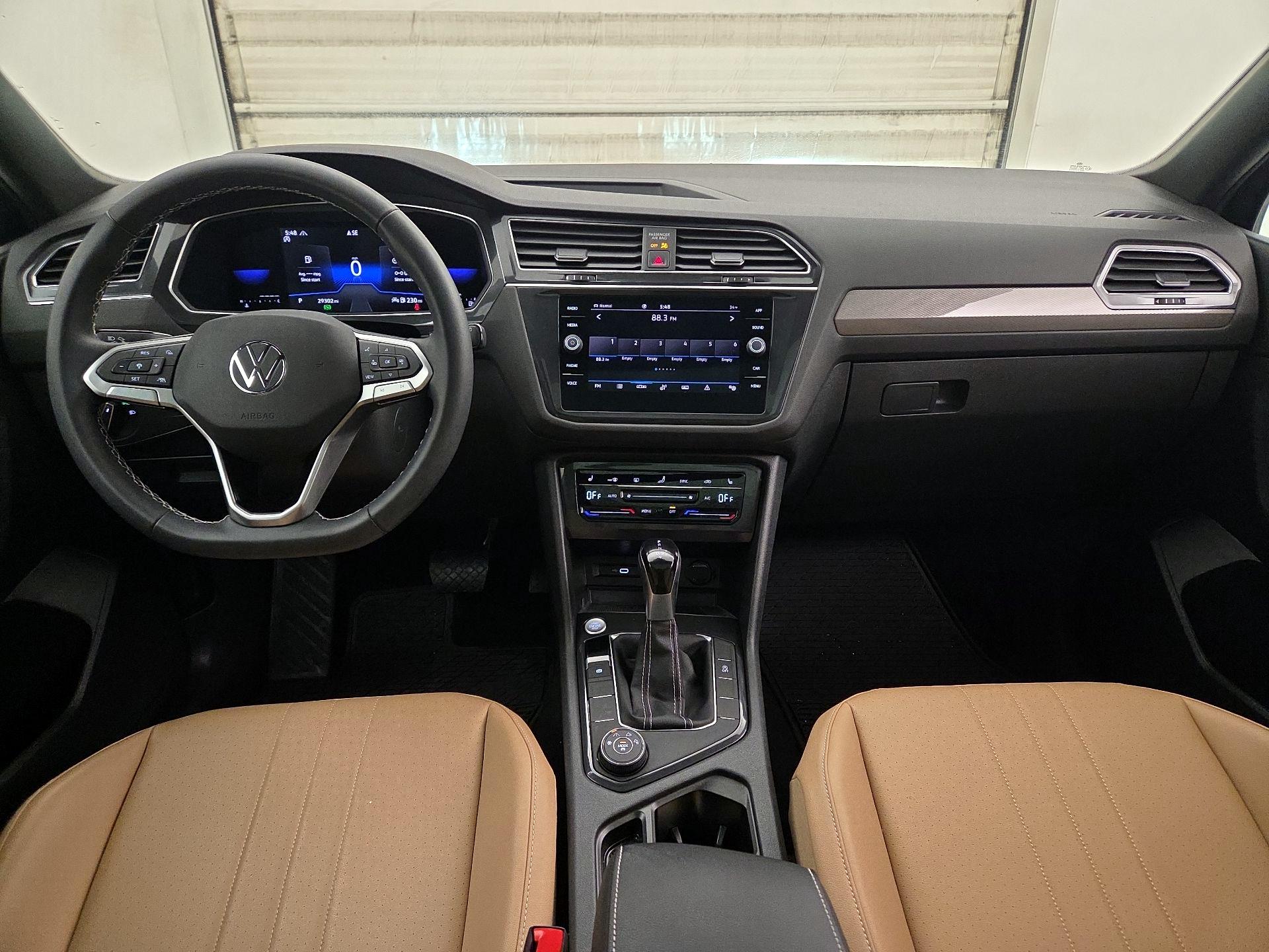 Thumbnail: 2022 Volkswagen Tiguan - 9