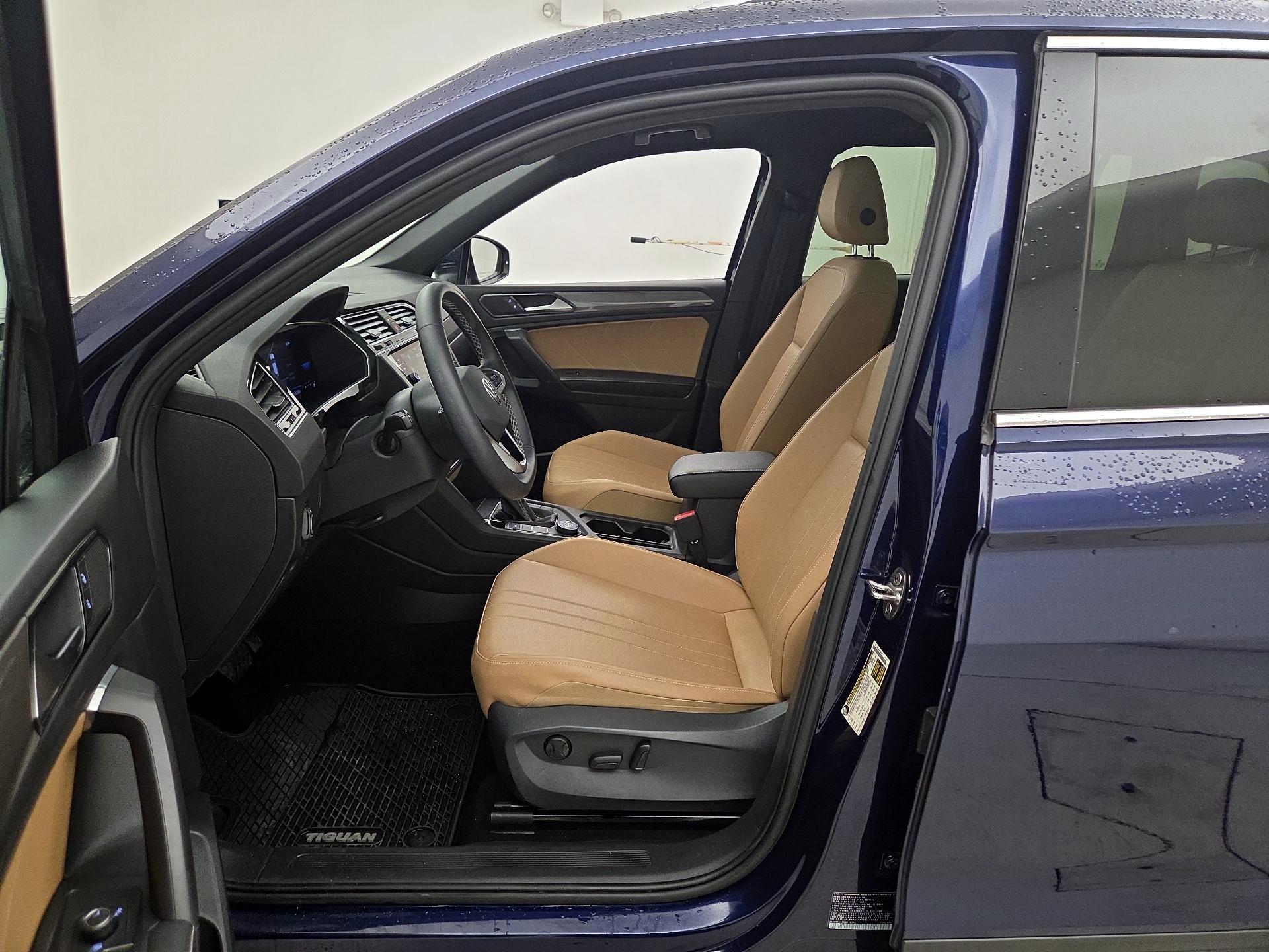 Thumbnail: 2022 Volkswagen Tiguan - 11