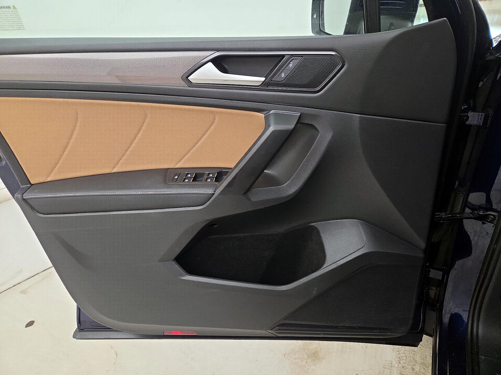 Thumbnail: 2022 Volkswagen Tiguan - 12