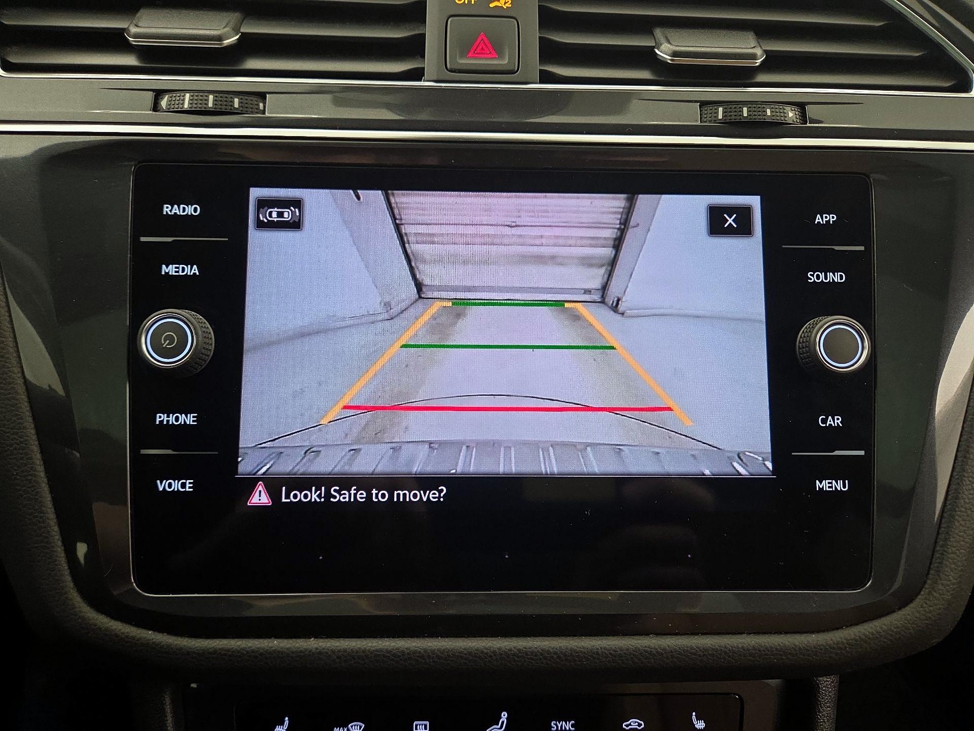 Thumbnail: 2022 Volkswagen Tiguan - 14