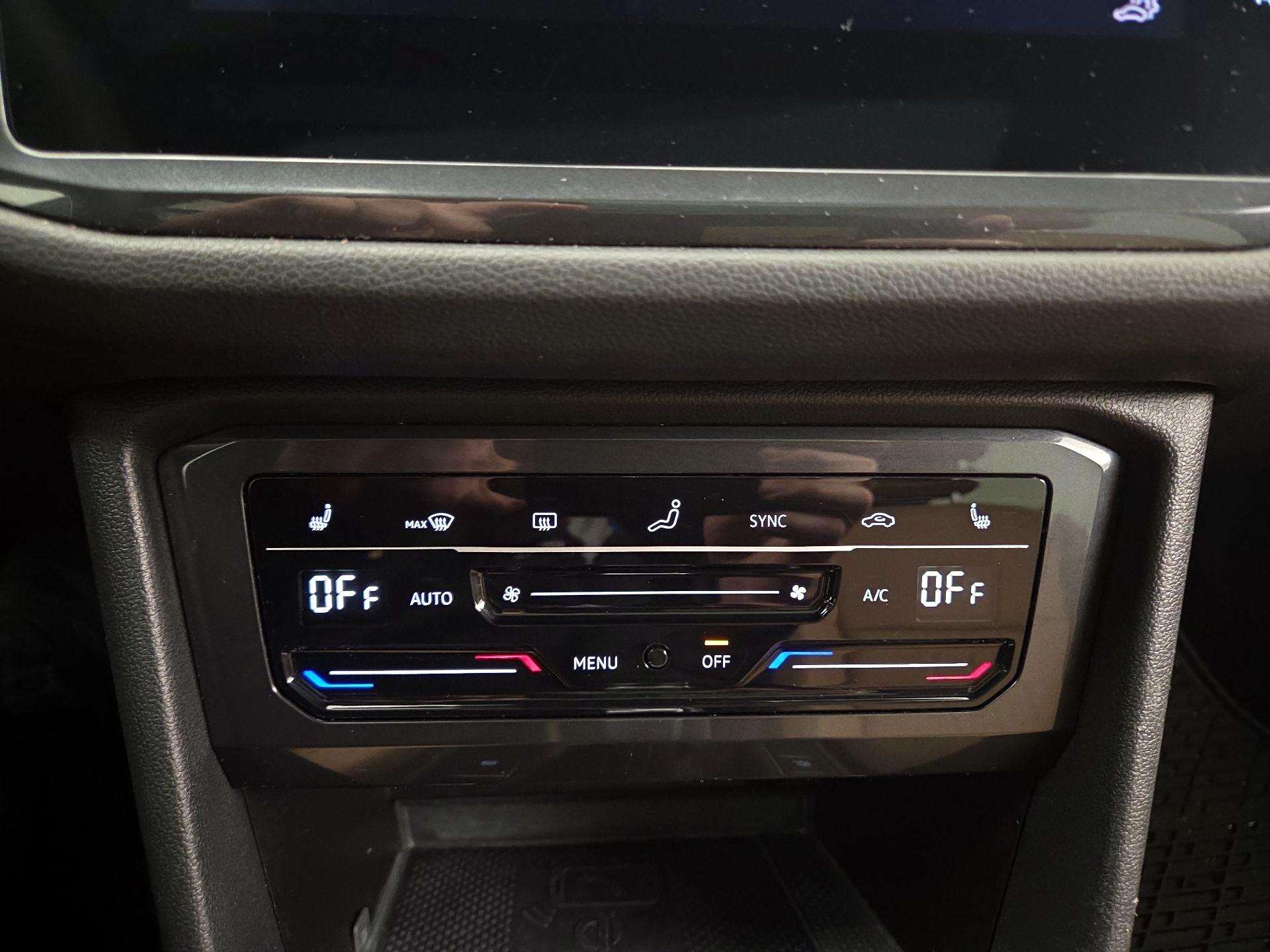 Thumbnail: 2022 Volkswagen Tiguan - 16