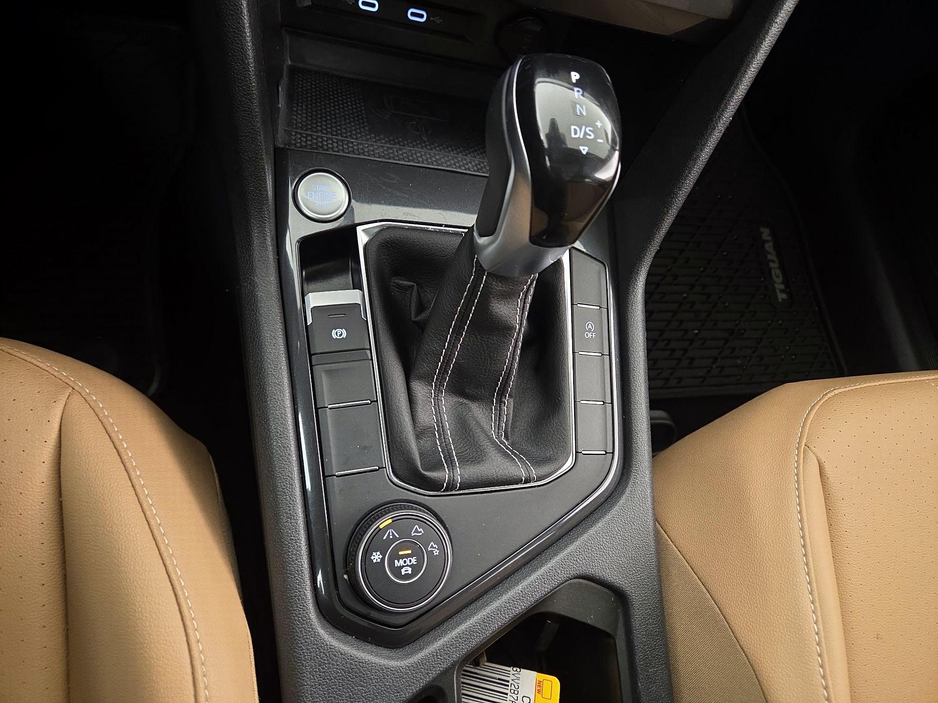 Thumbnail: 2022 Volkswagen Tiguan - 17