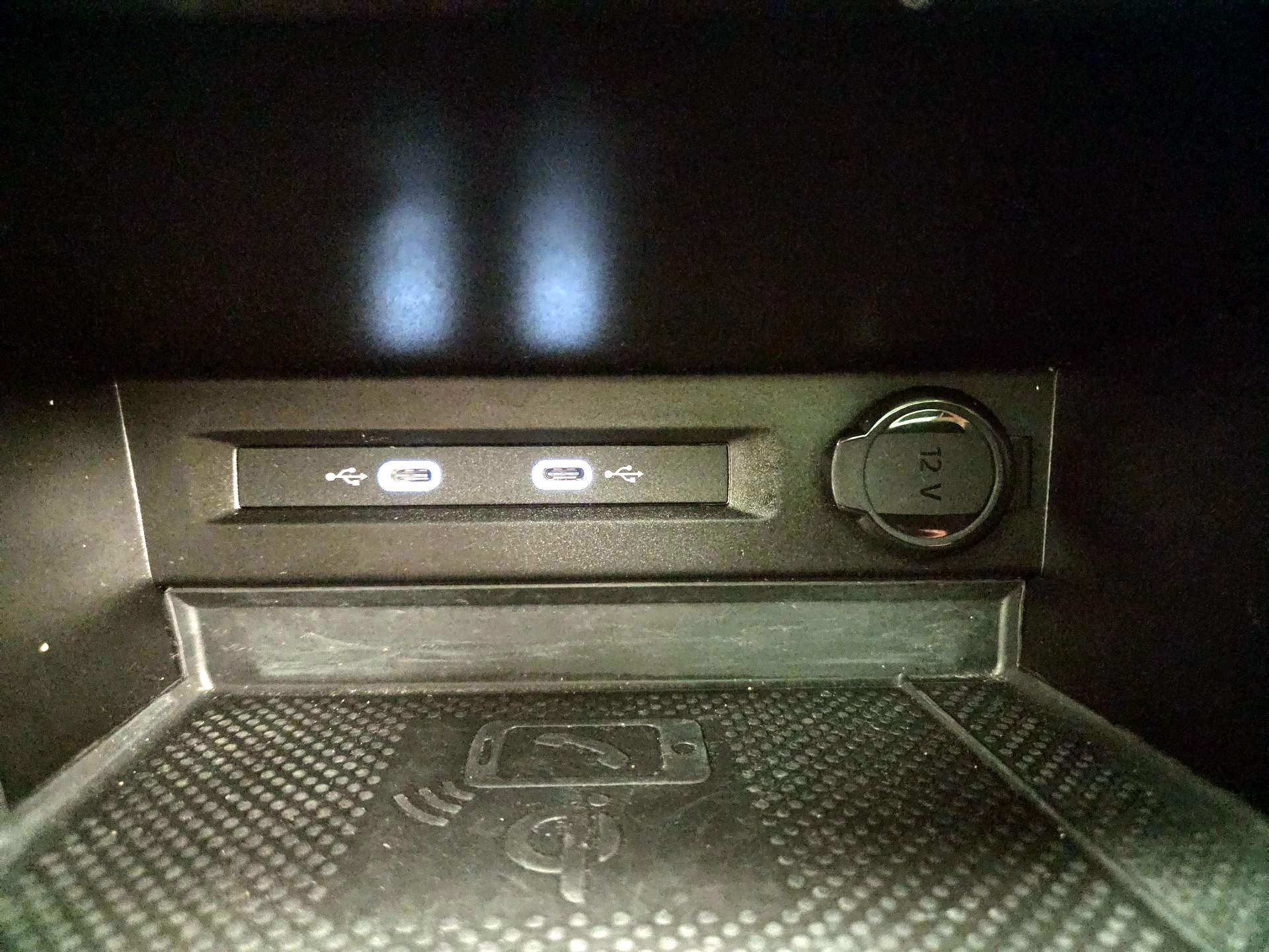 Thumbnail: 2022 Volkswagen Tiguan - 18