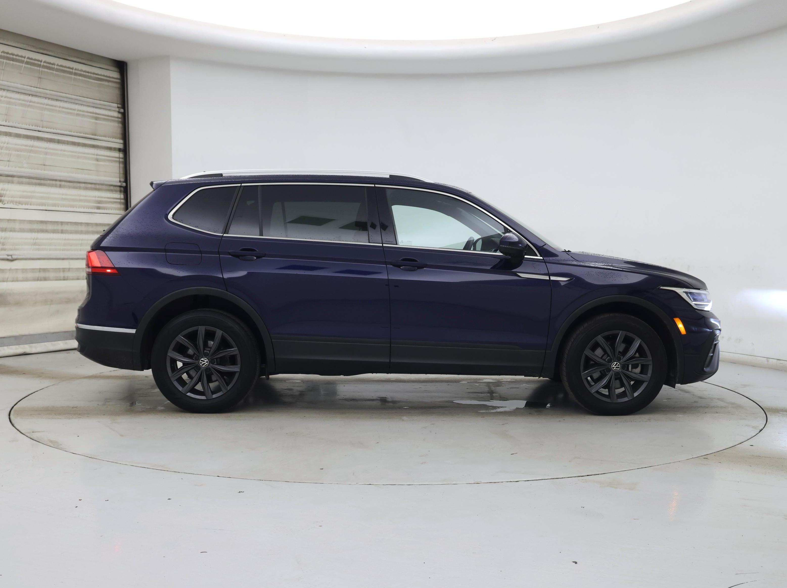 Thumbnail: 2022 Volkswagen Tiguan - 7