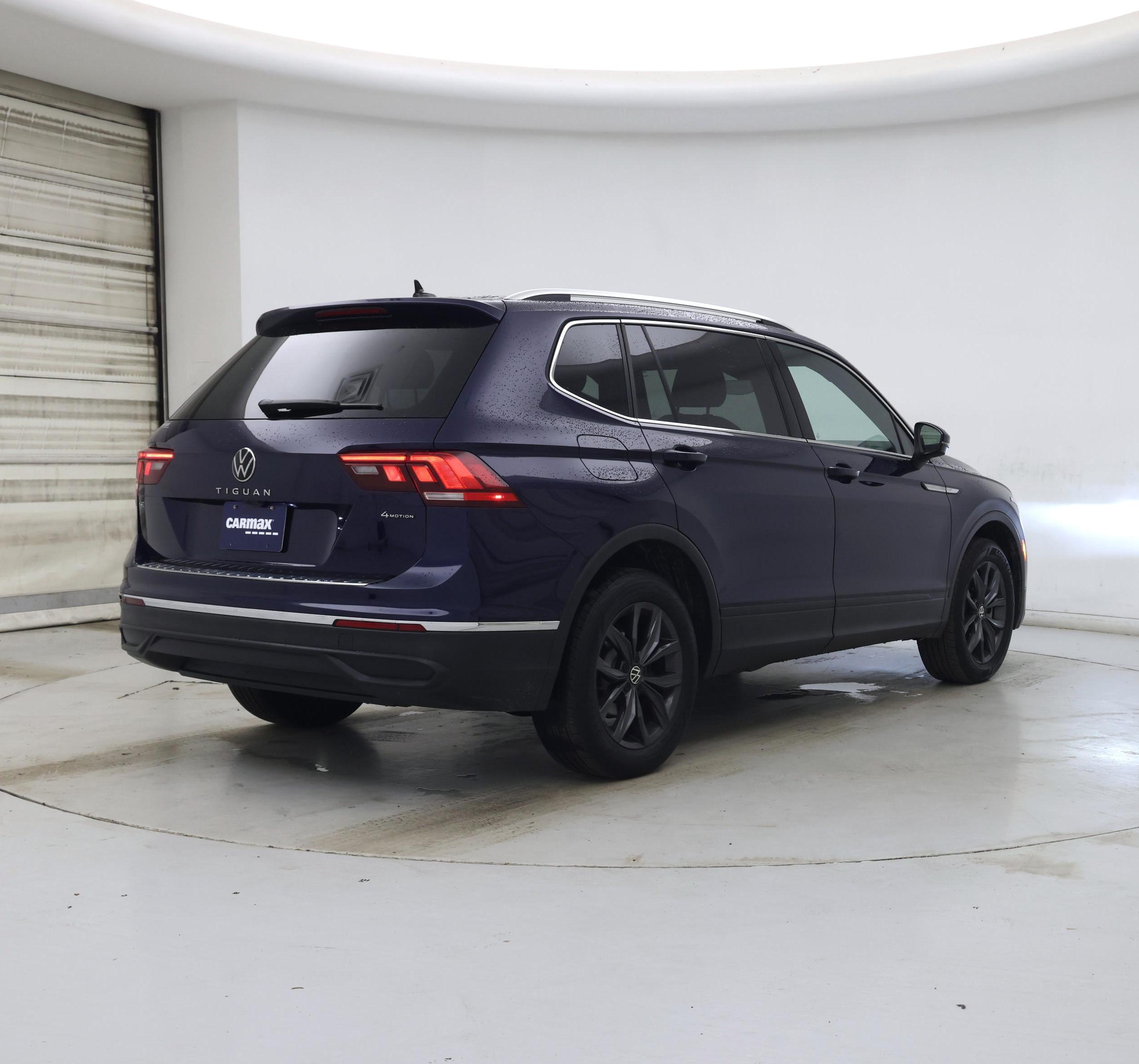 Thumbnail: 2022 Volkswagen Tiguan - 8