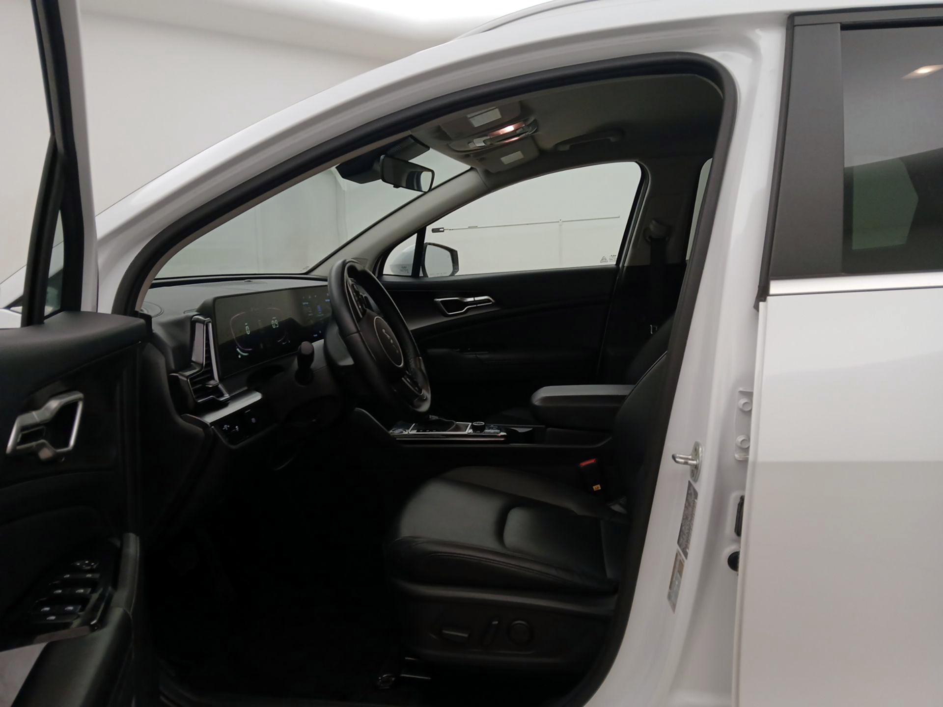 Thumbnail: 2023 Kia Sportage - 11