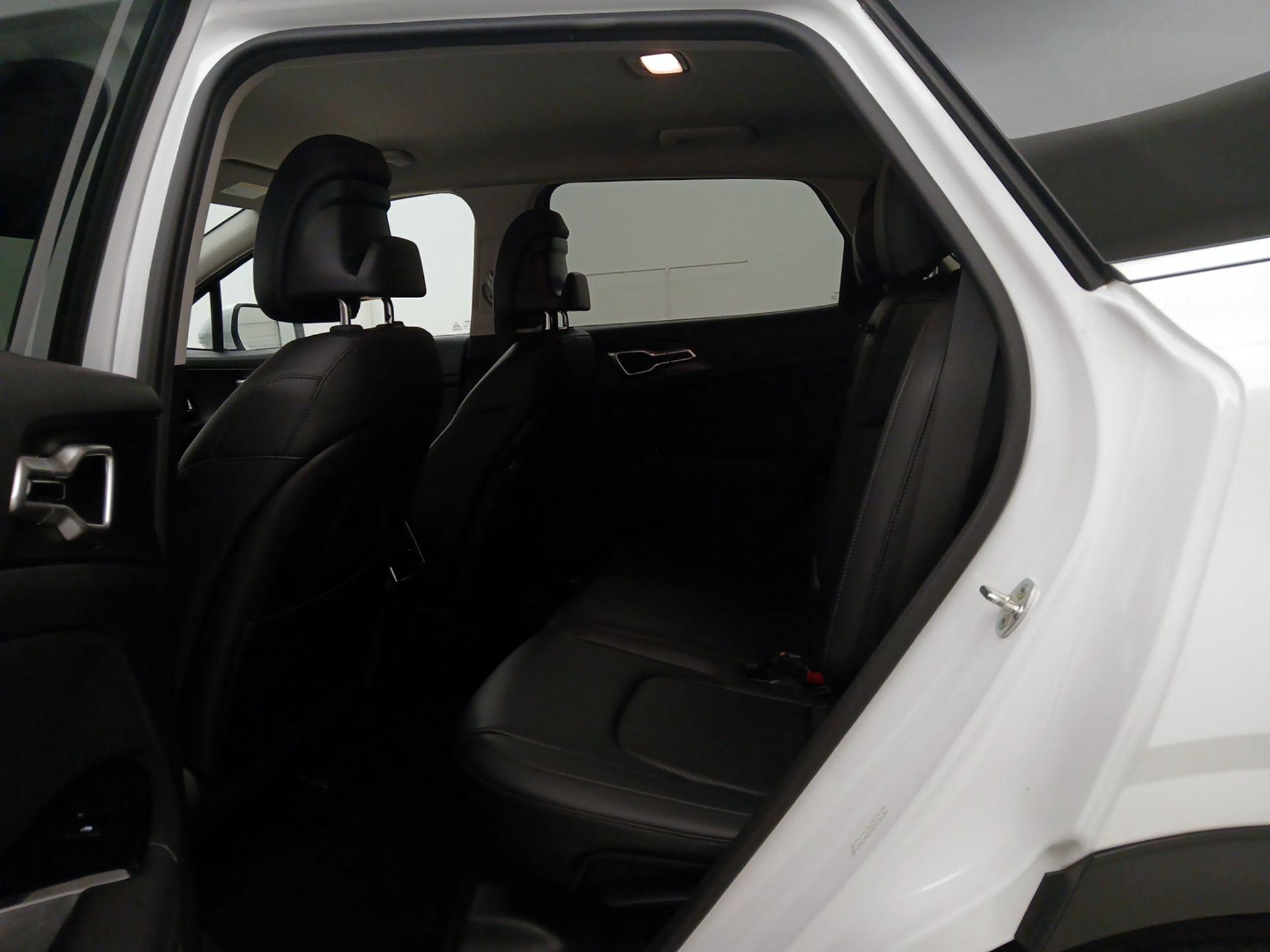 Thumbnail: 2023 Kia Sportage - 20