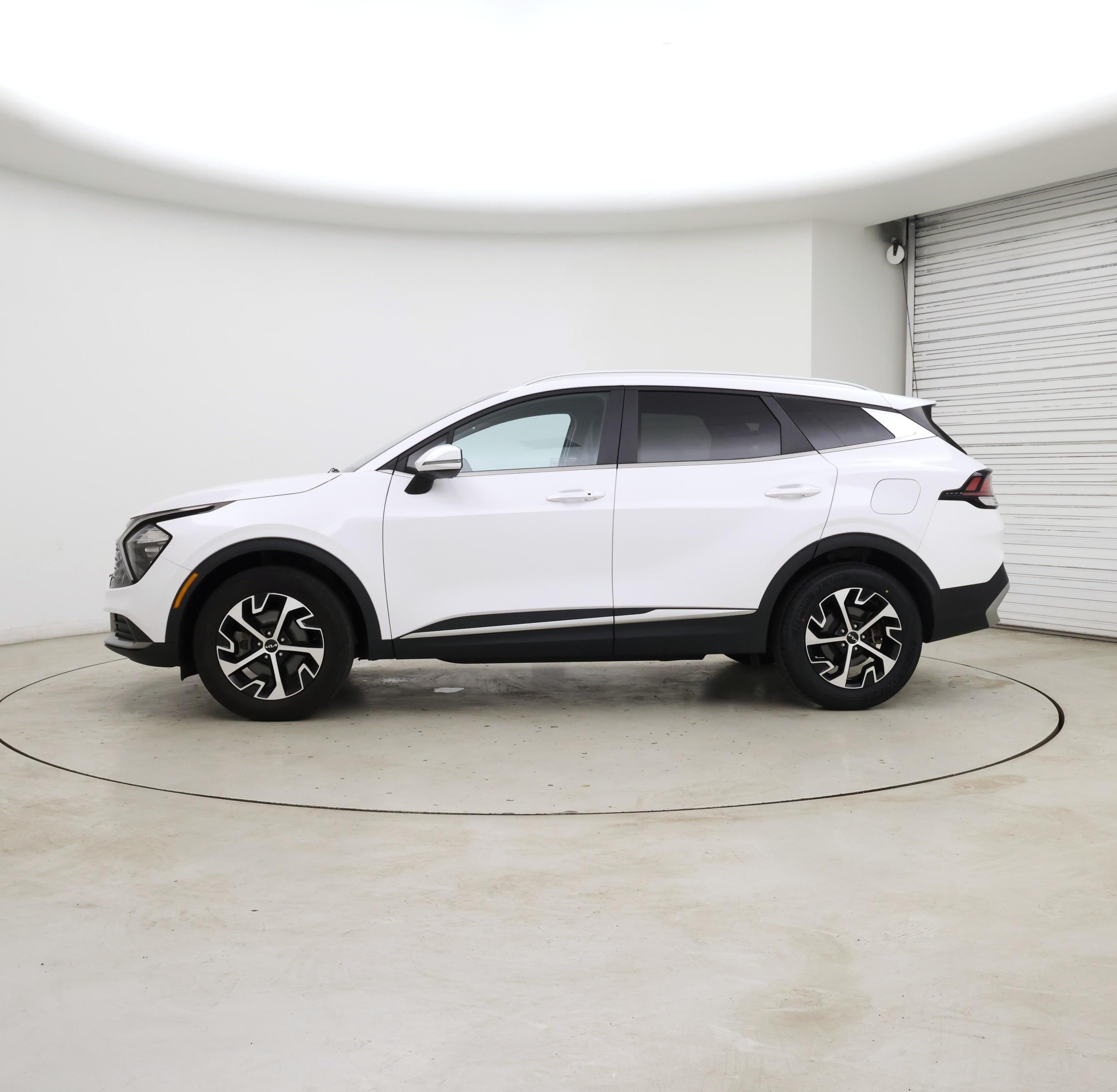 Thumbnail: 2023 Kia Sportage - 3