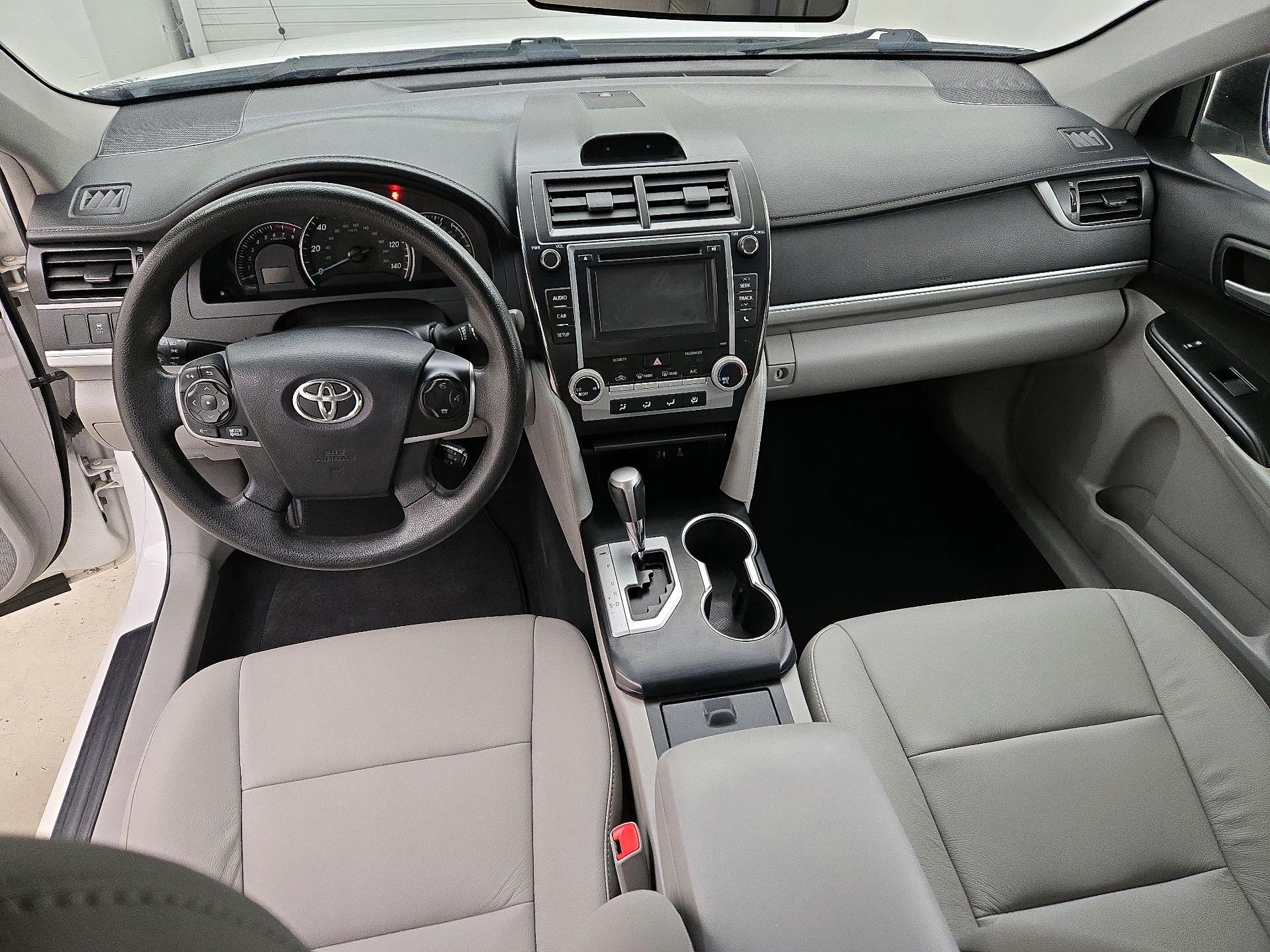 Thumbnail: 2014 Toyota Camry - 9