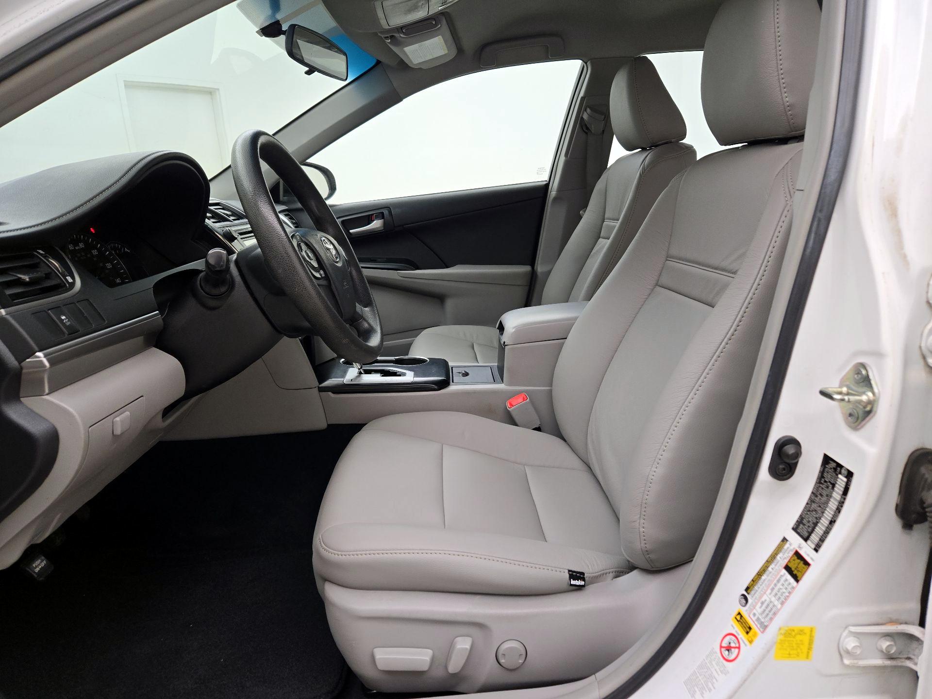 Thumbnail: 2014 Toyota Camry - 11