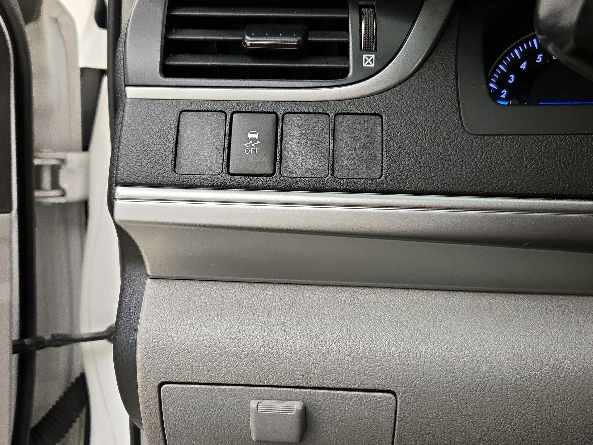 Thumbnail: 2014 Toyota Camry - 13