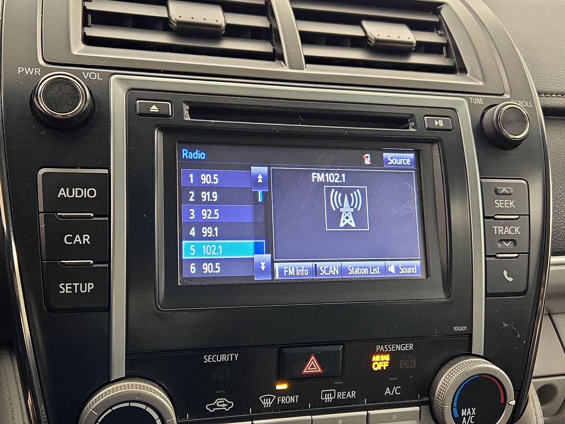 Thumbnail: 2014 Toyota Camry - 15