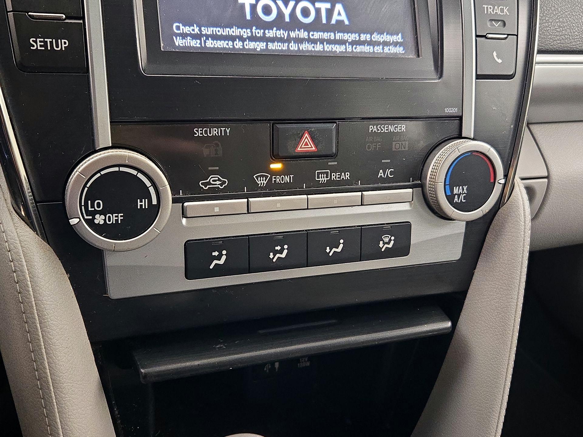 Thumbnail: 2014 Toyota Camry - 16