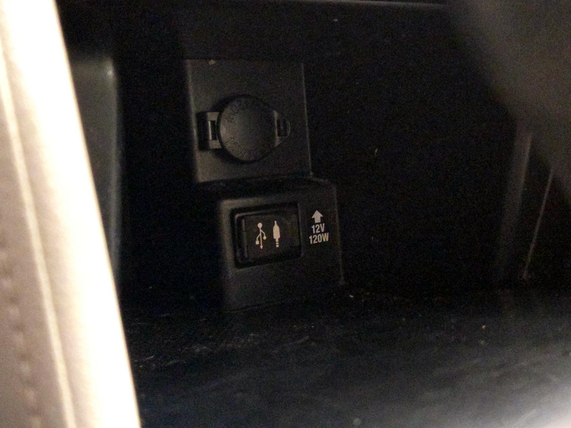 Thumbnail: 2014 Toyota Camry - 18