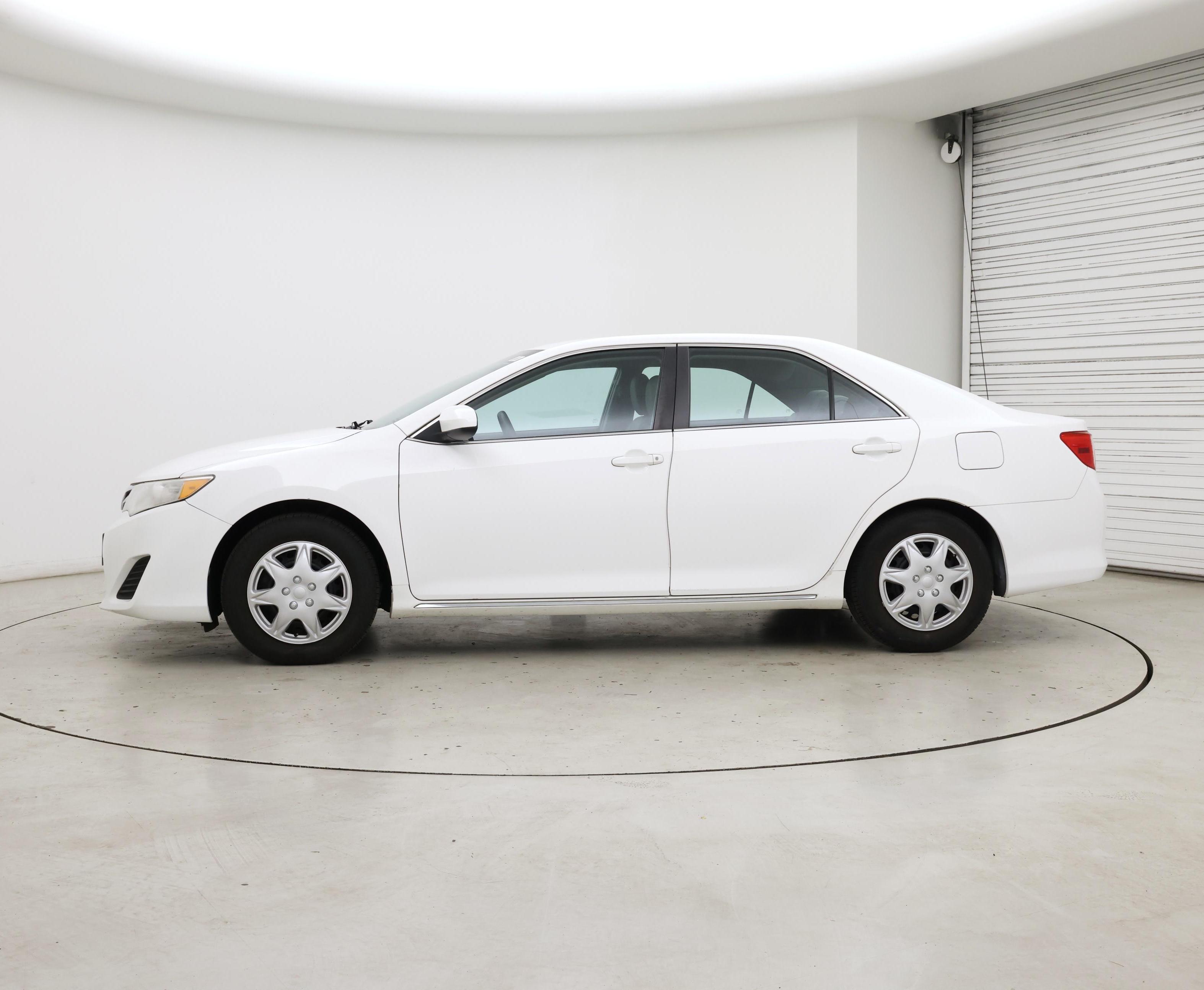 Thumbnail: 2014 Toyota Camry - 3