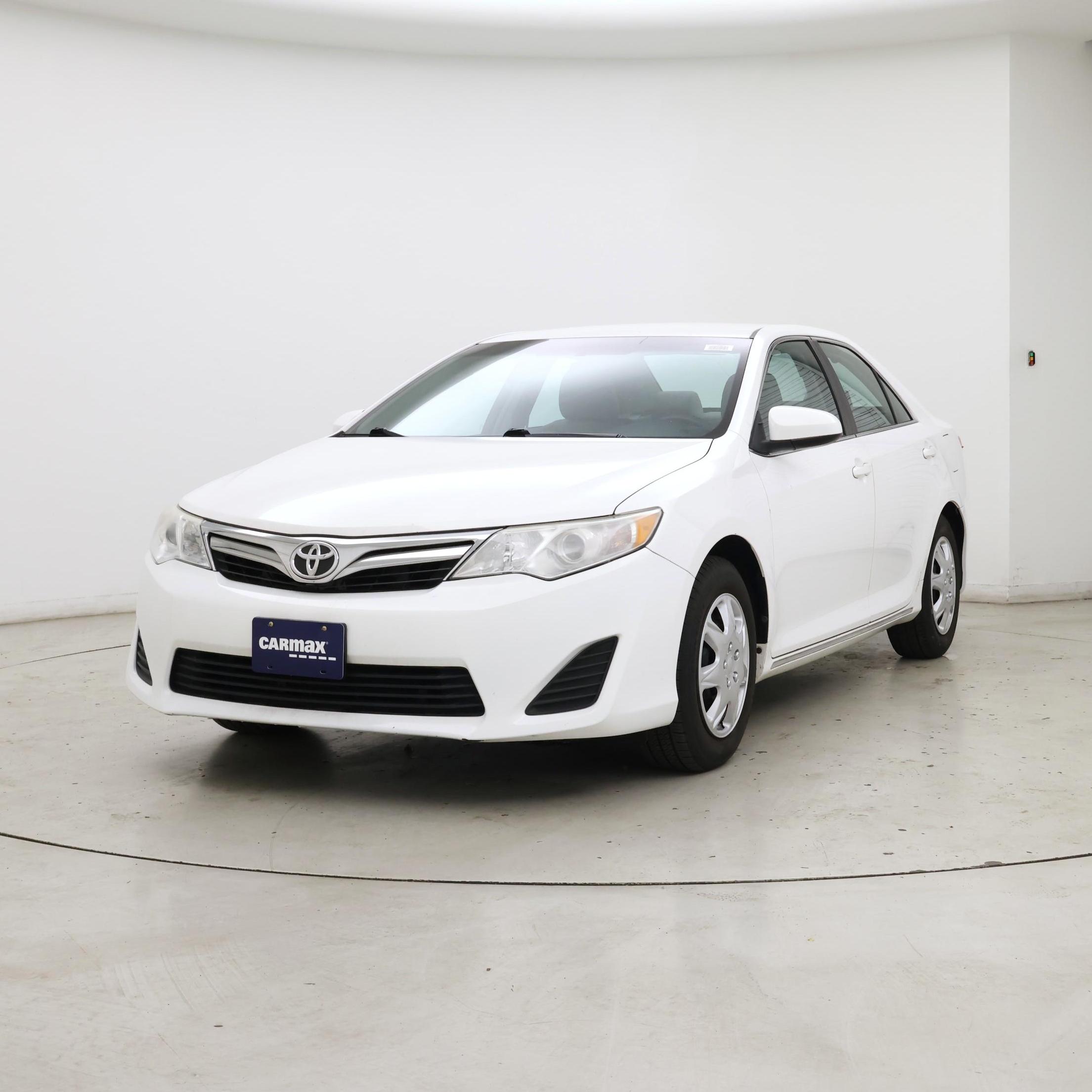 Thumbnail: 2014 Toyota Camry - 4