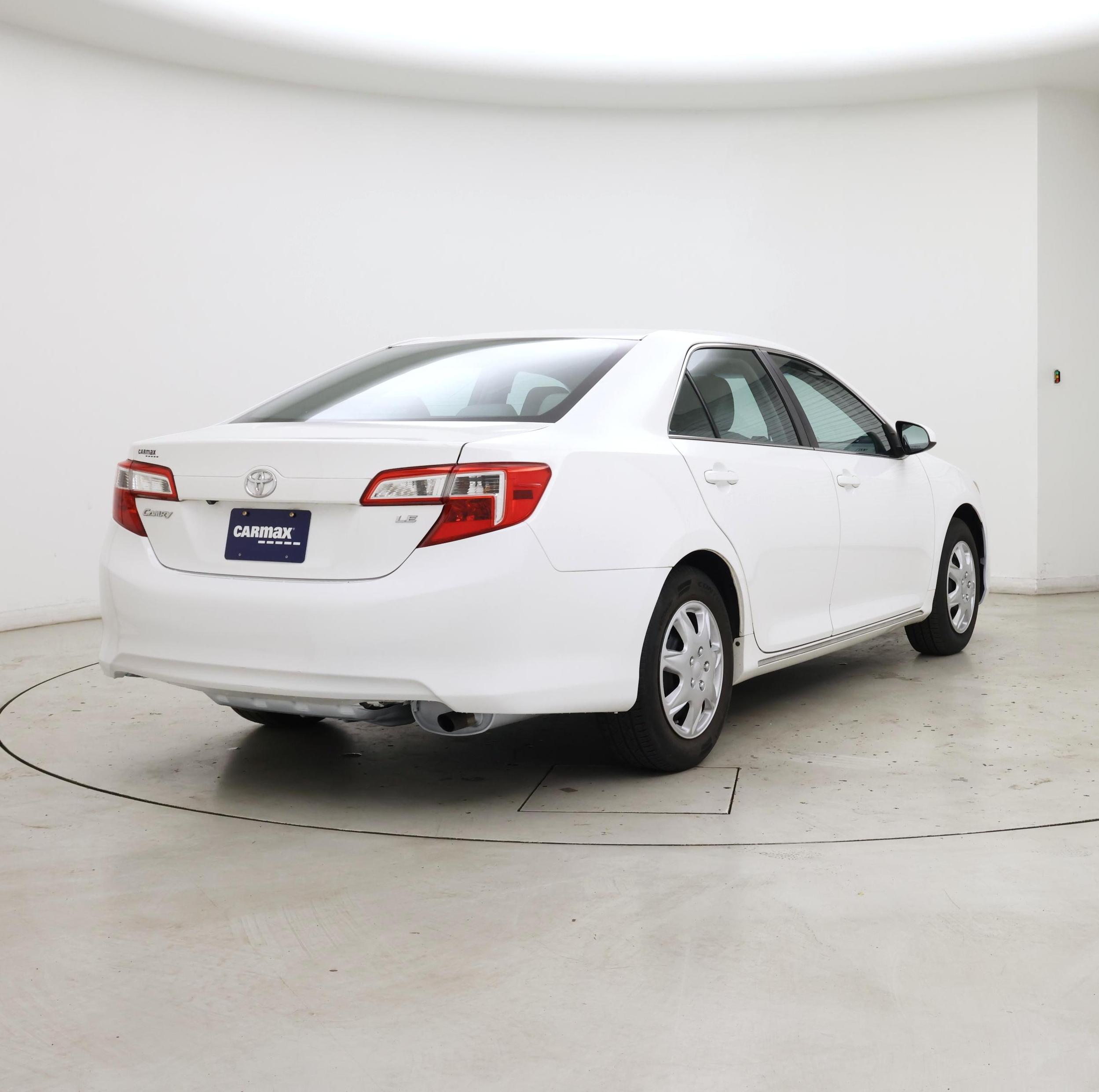 Thumbnail: 2014 Toyota Camry - 8