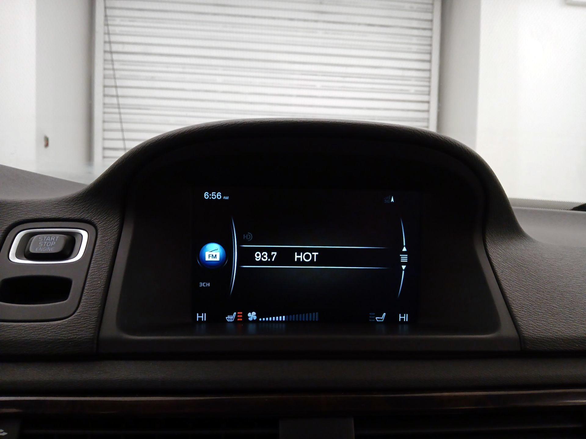 Thumbnail: 2016 Volvo XC70 - 15