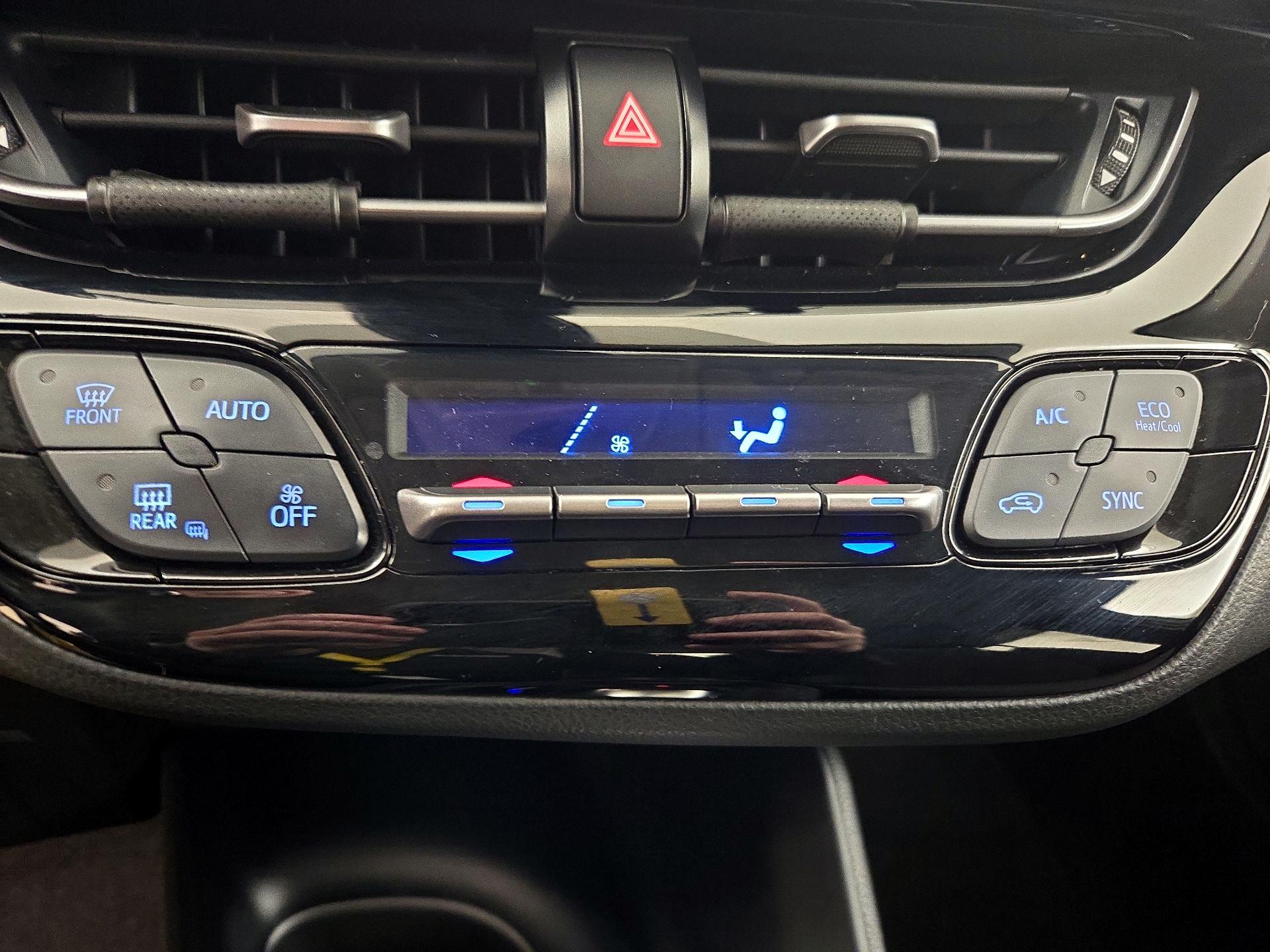 Thumbnail: 2021 Toyota C-HR - 16