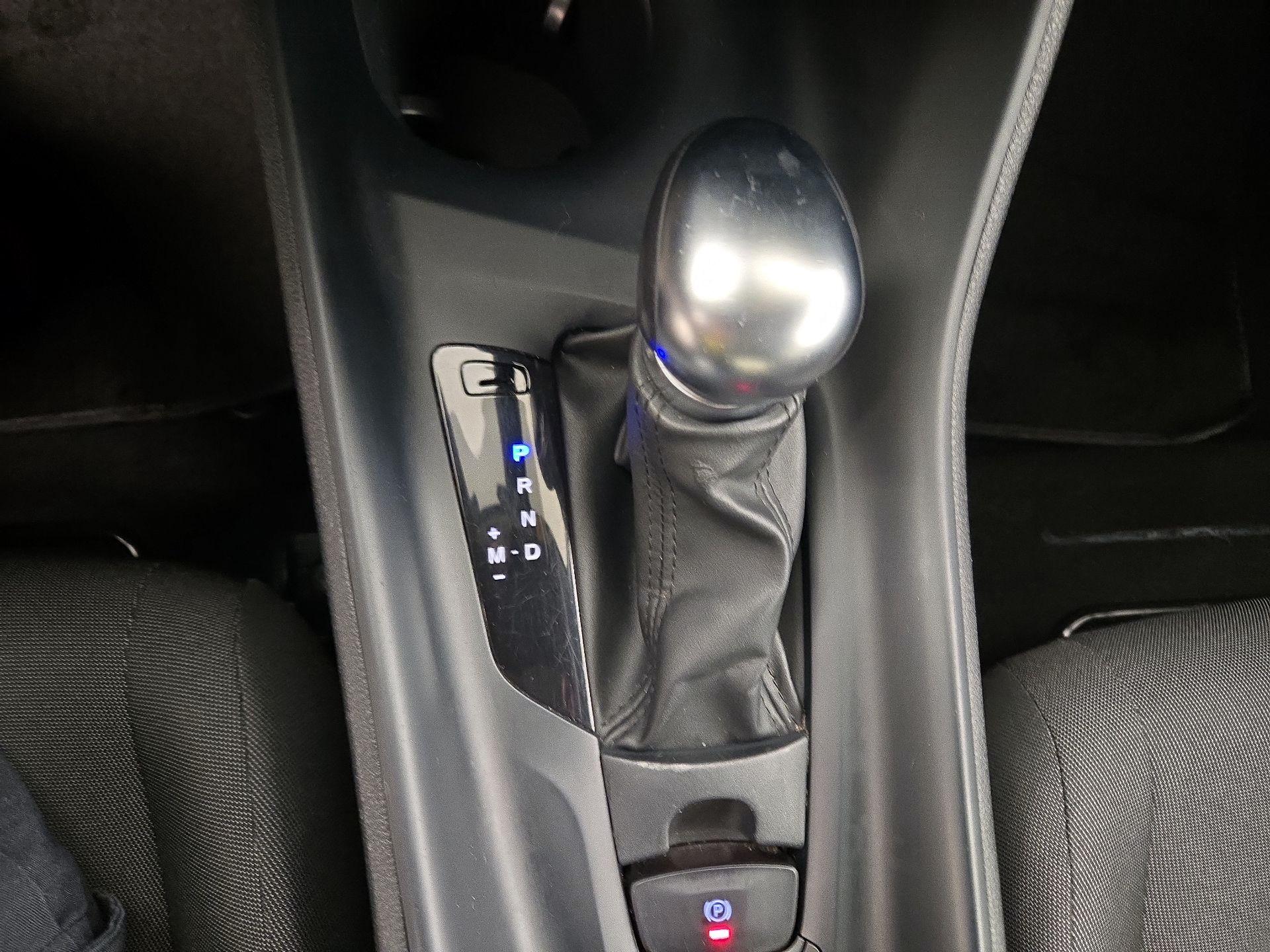 Thumbnail: 2021 Toyota C-HR - 17