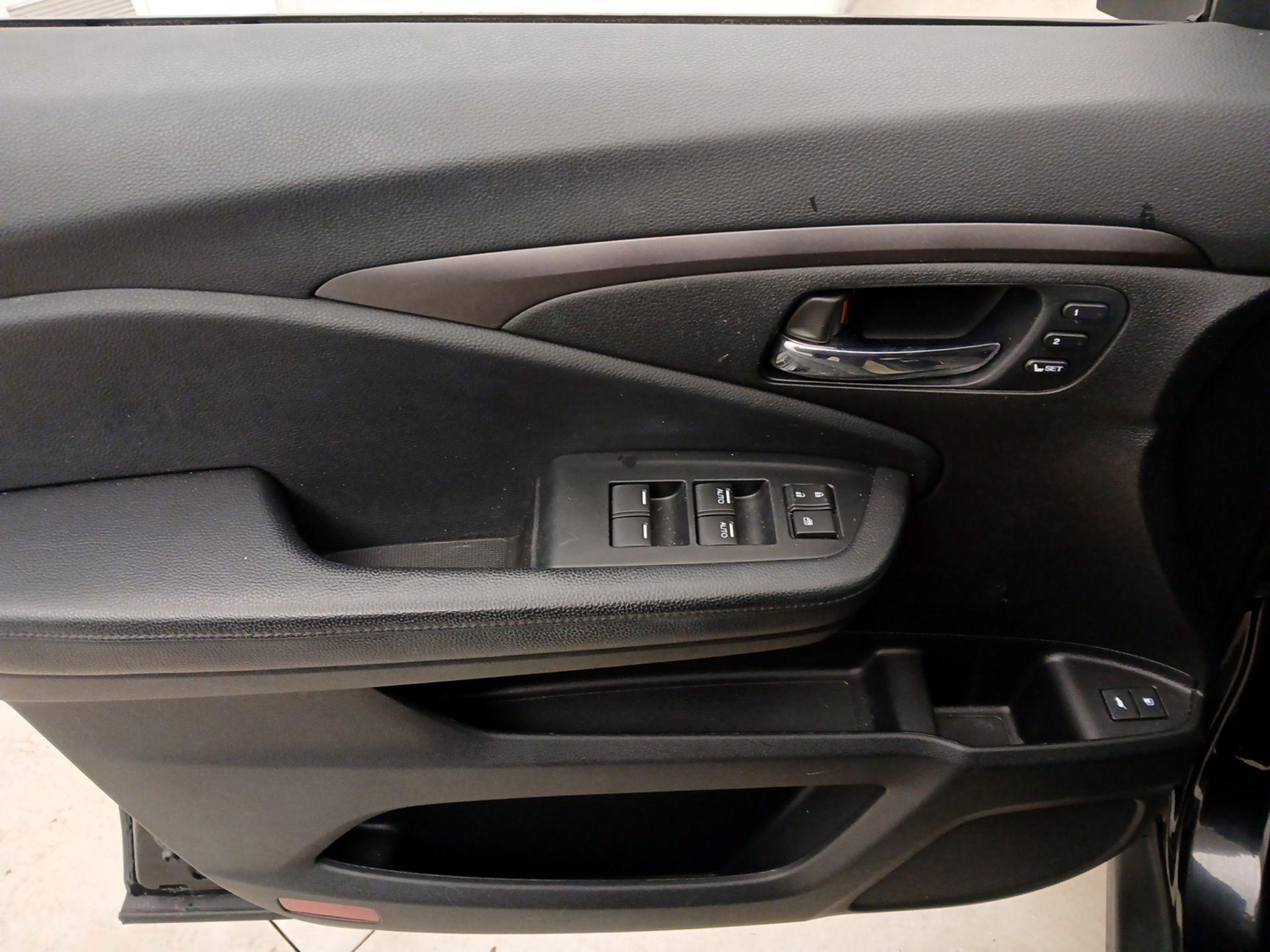 Thumbnail: 2020 Honda Passport - 12