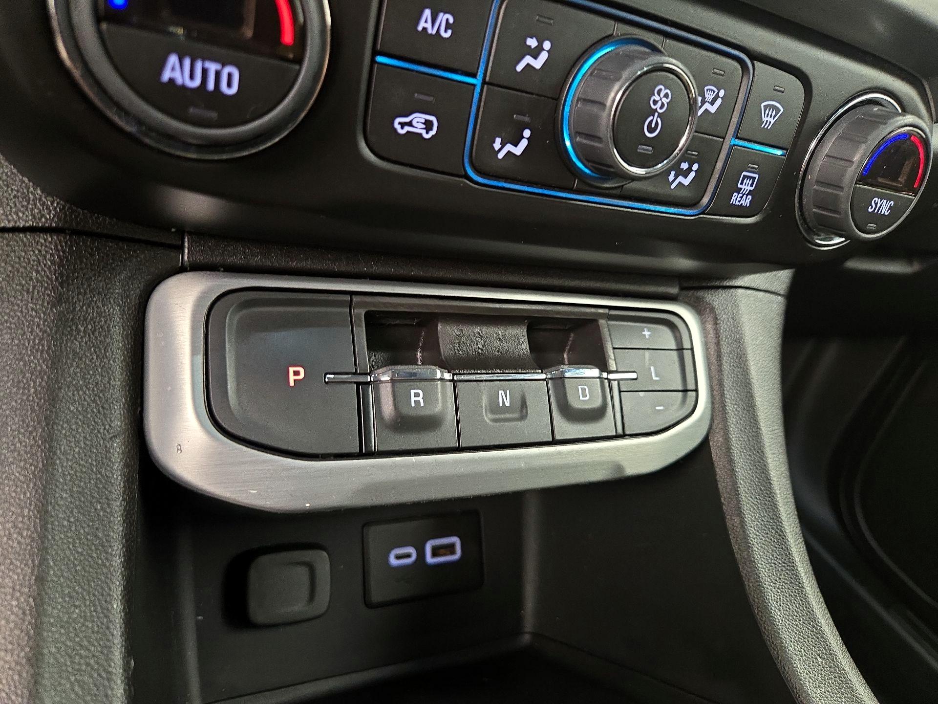 Thumbnail: 2023 GMC Acadia - 17