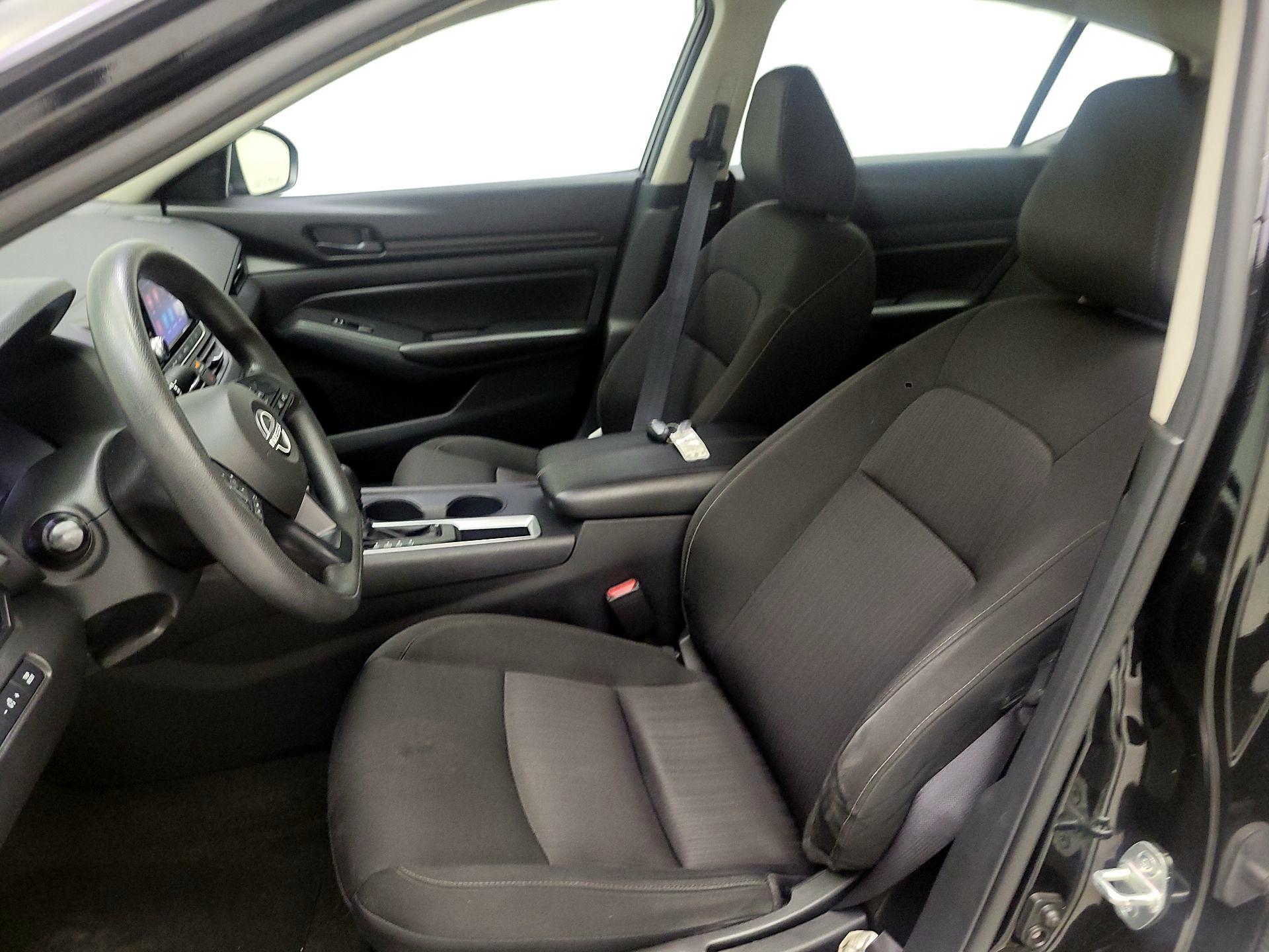 Thumbnail: 2023 Nissan Altima - 9