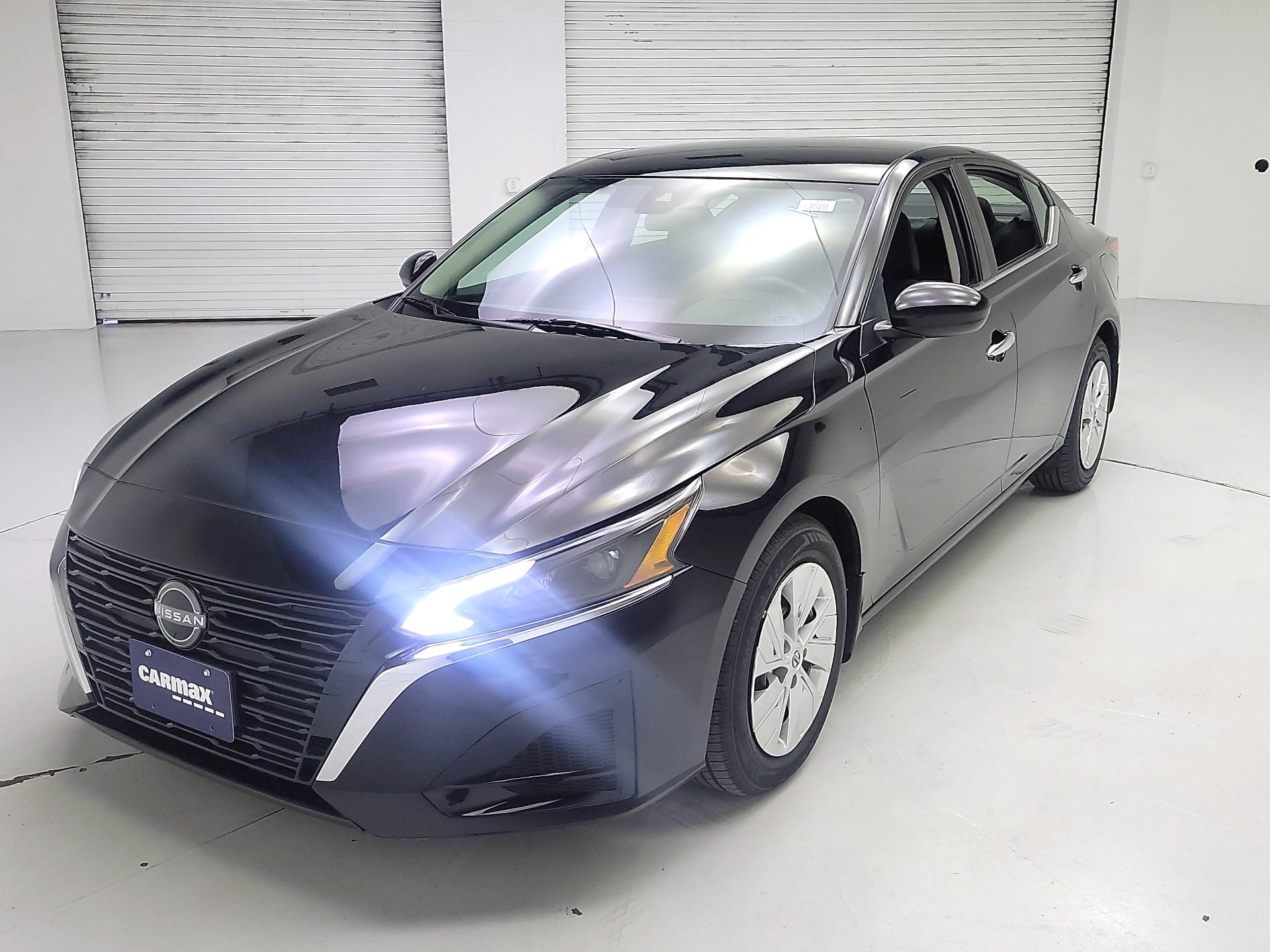 Thumbnail: 2023 Nissan Altima - 3