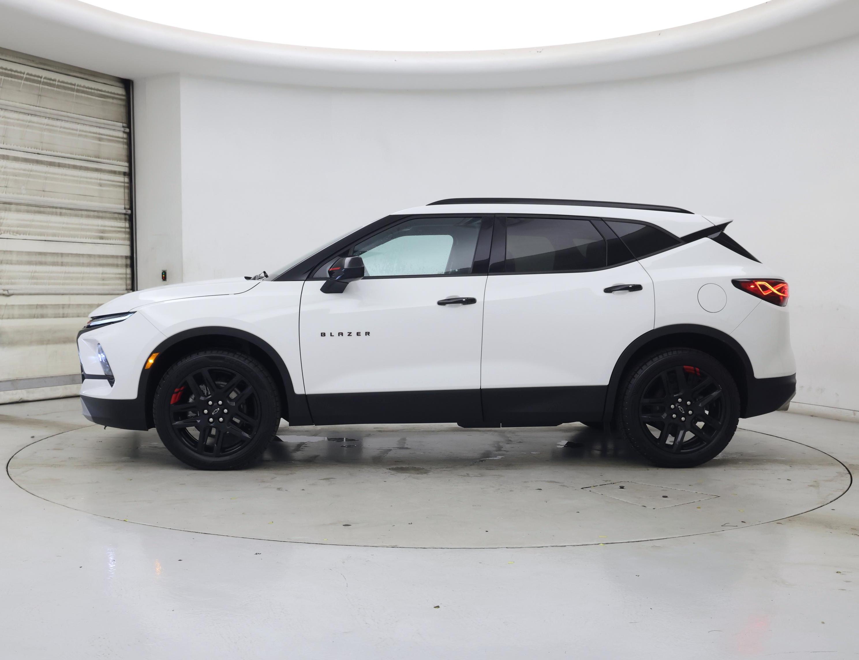 Thumbnail: 2023 Chevrolet Blazer - 3