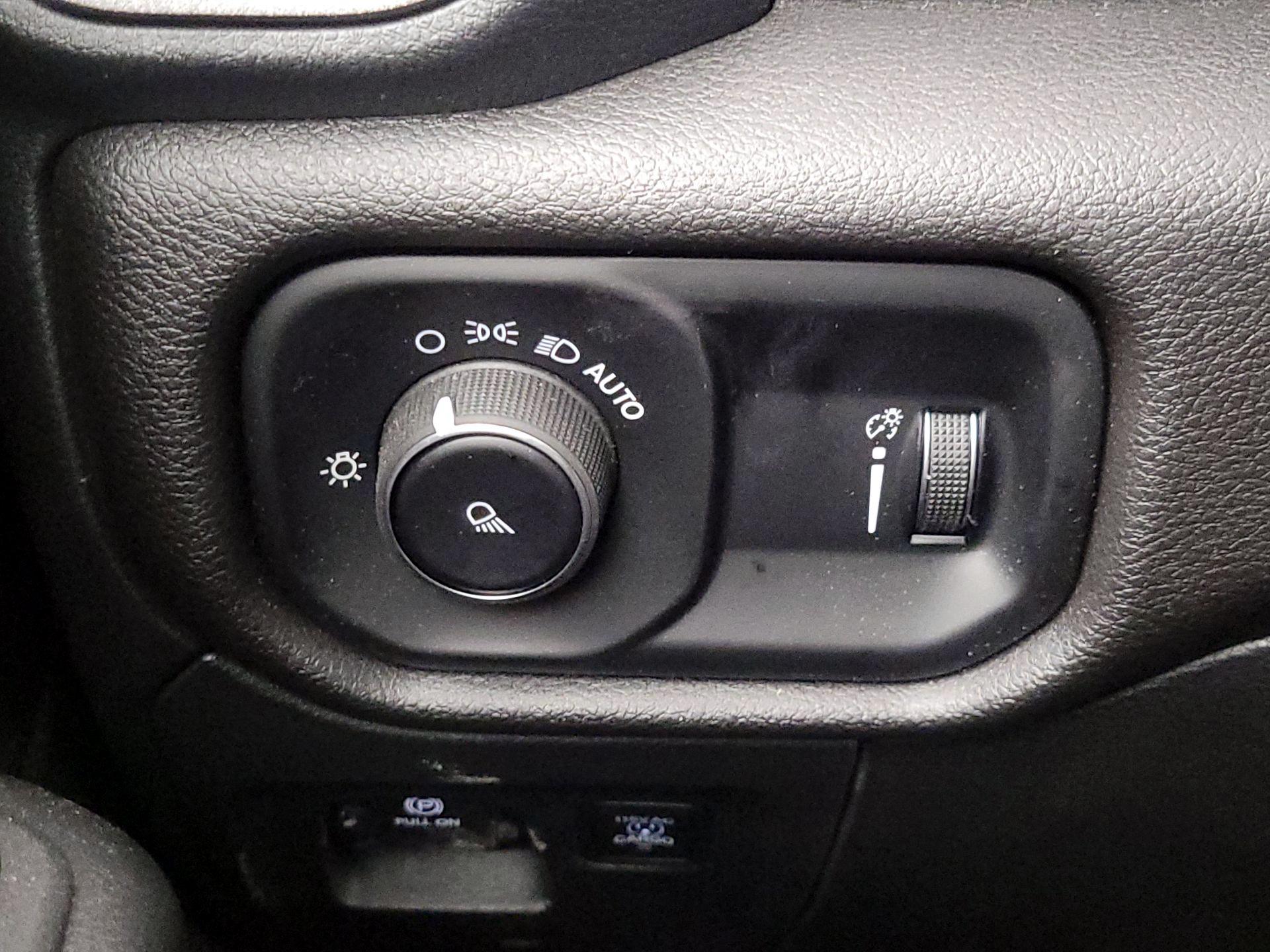 Thumbnail: 2025 RAM 1500 - 13