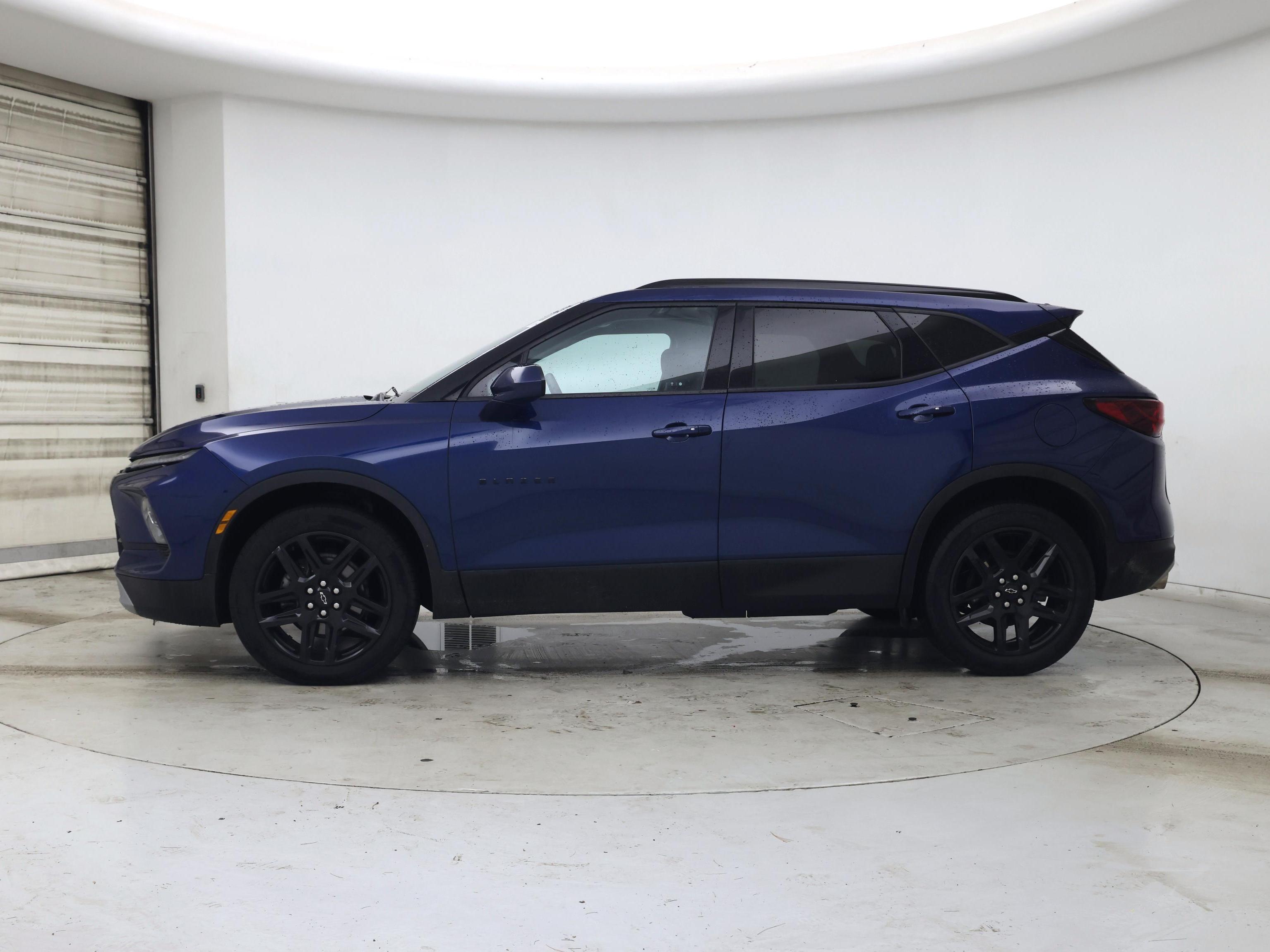 Thumbnail: 2023 Chevrolet Blazer - 3