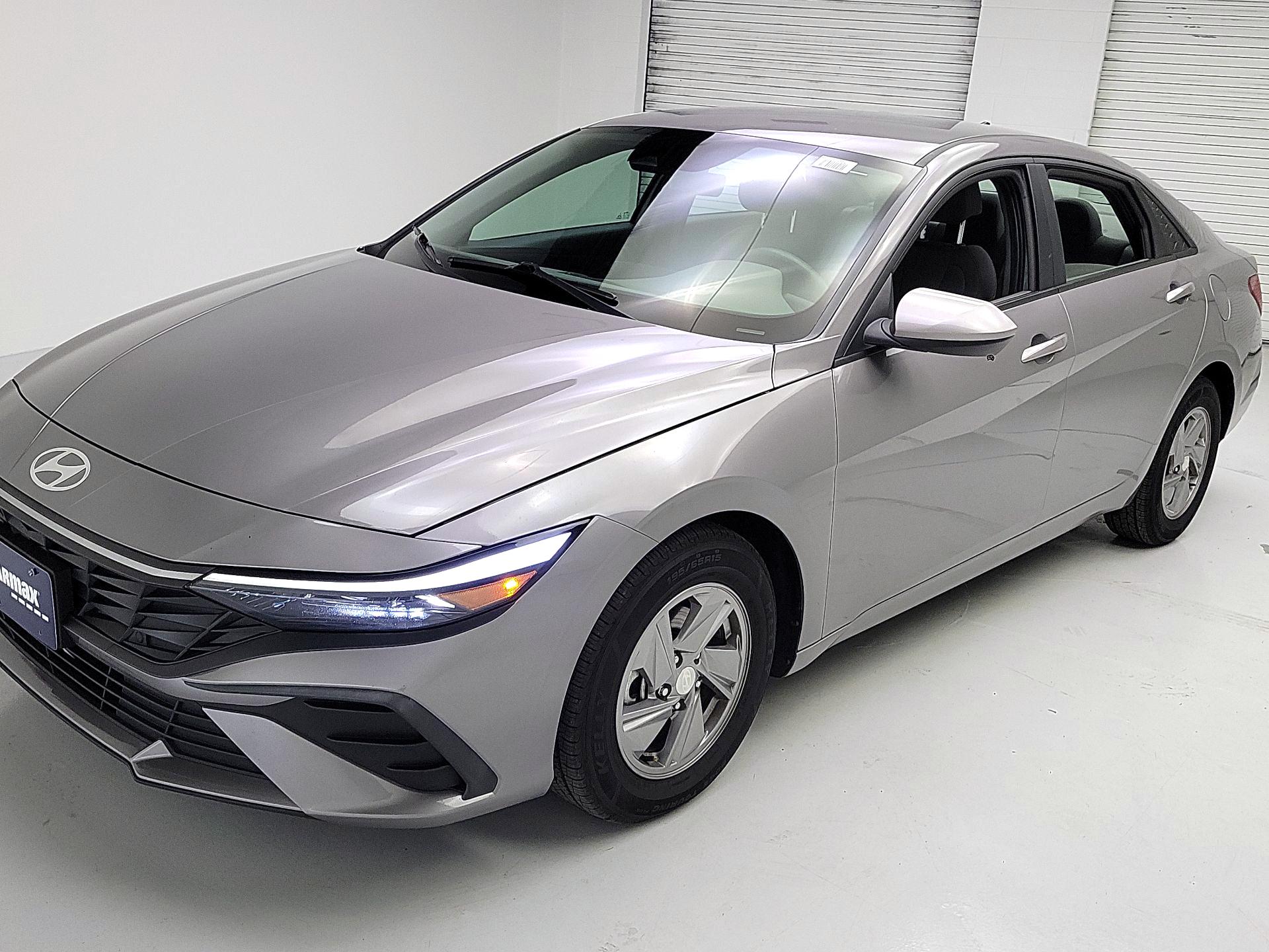 Thumbnail: 2024 Hyundai Elantra - 3