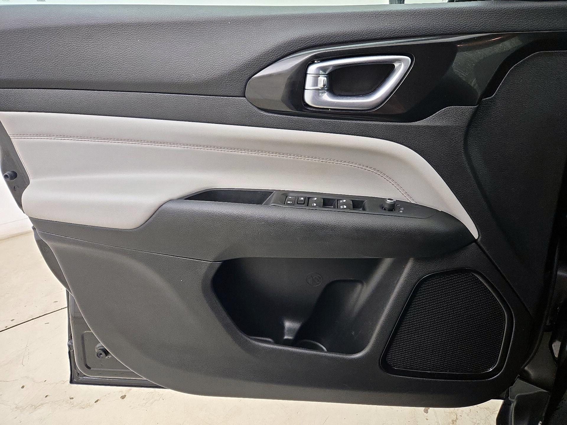 Thumbnail: 2023 Jeep Compass - 12