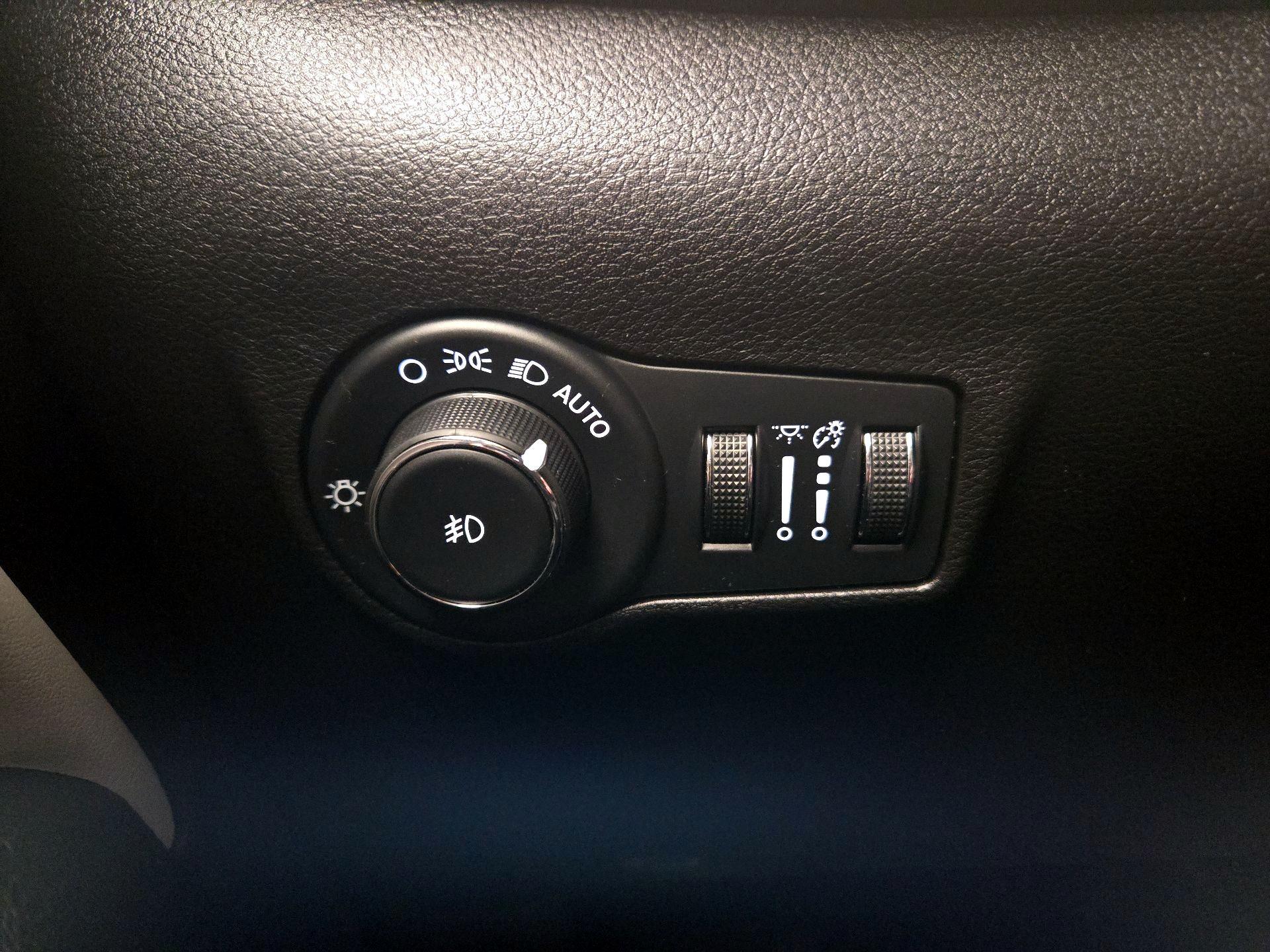 Thumbnail: 2023 Jeep Compass - 13