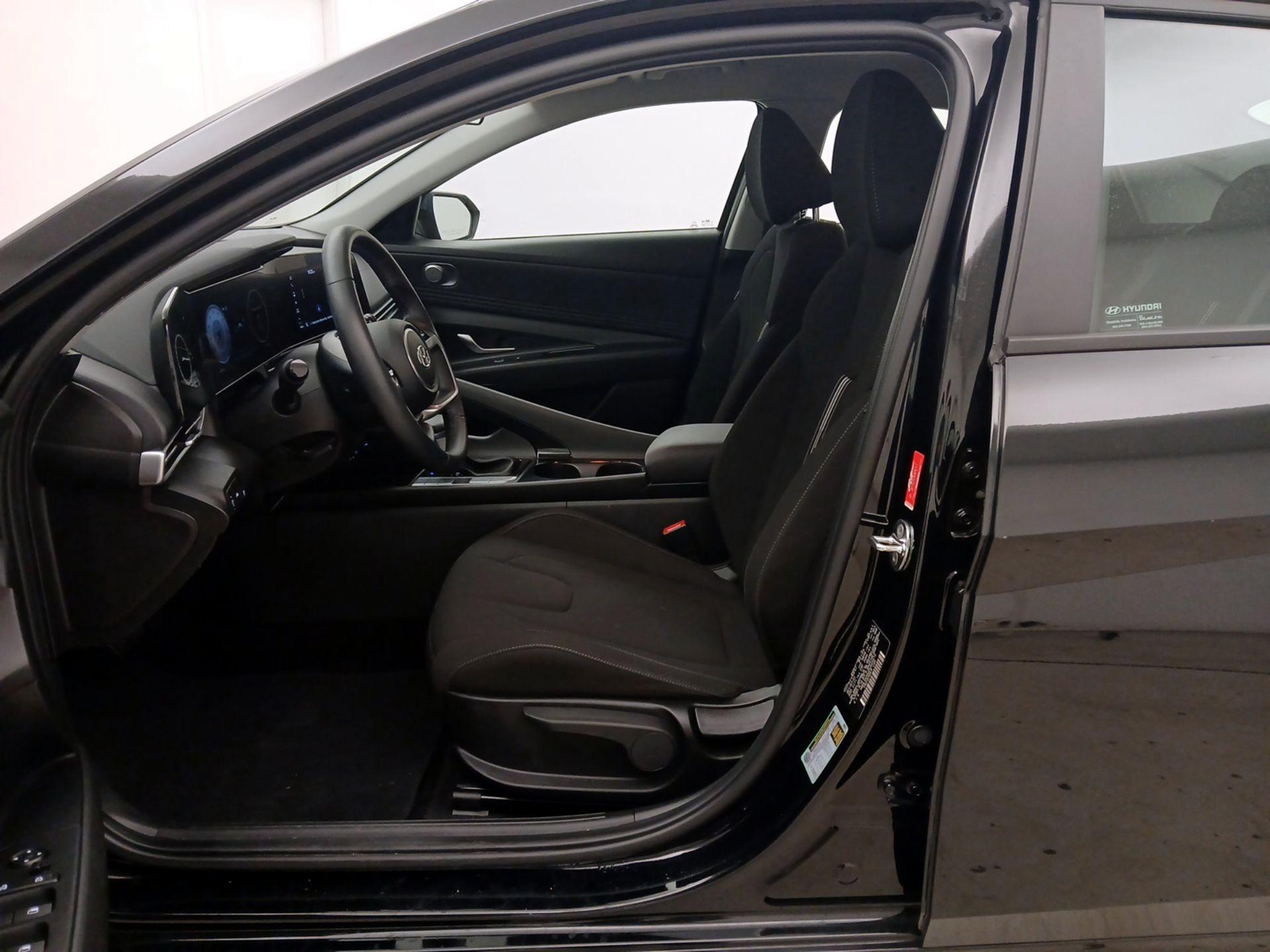 Thumbnail: 2023 Hyundai Elantra - 11