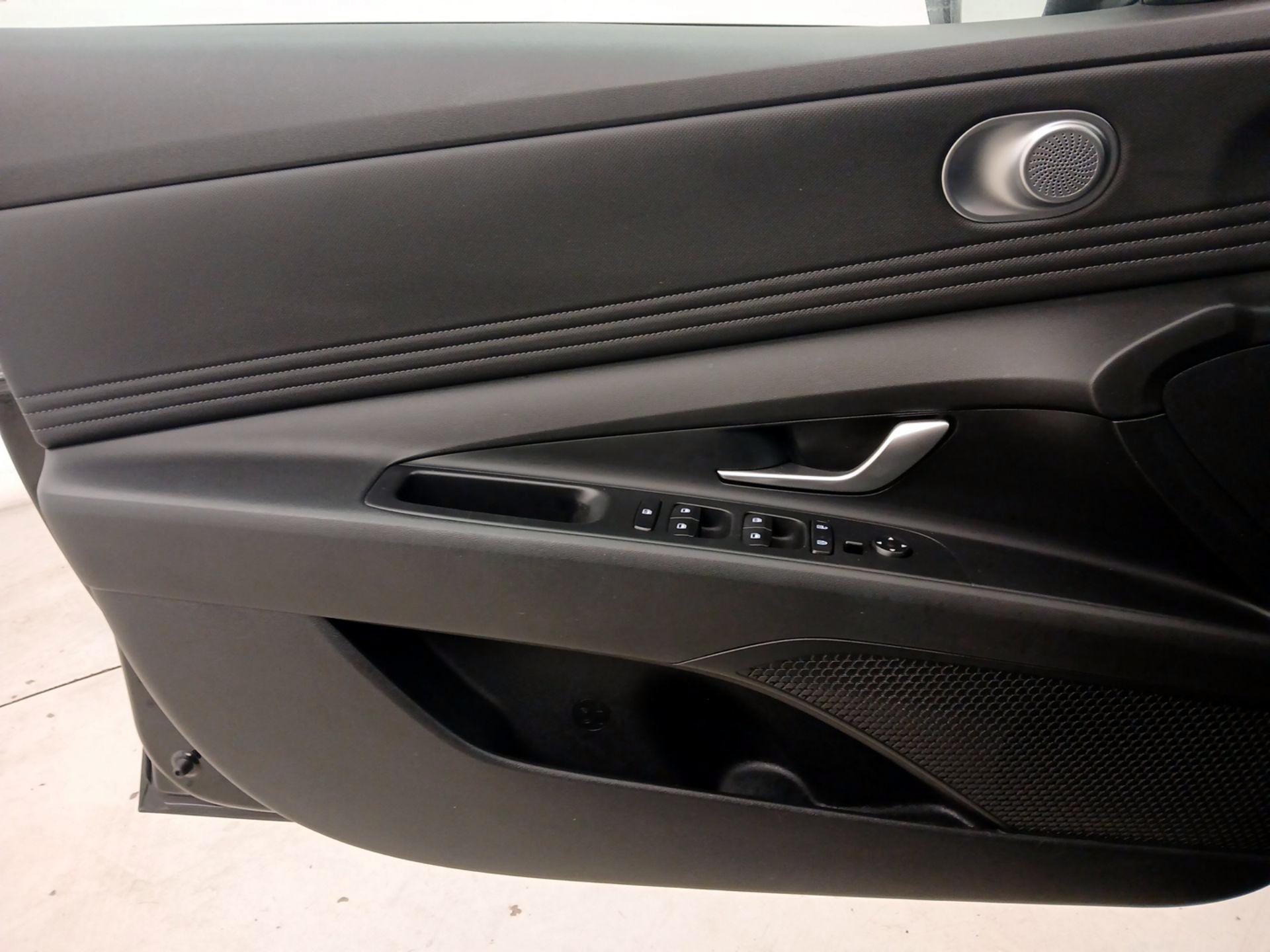 Thumbnail: 2023 Hyundai Elantra - 12