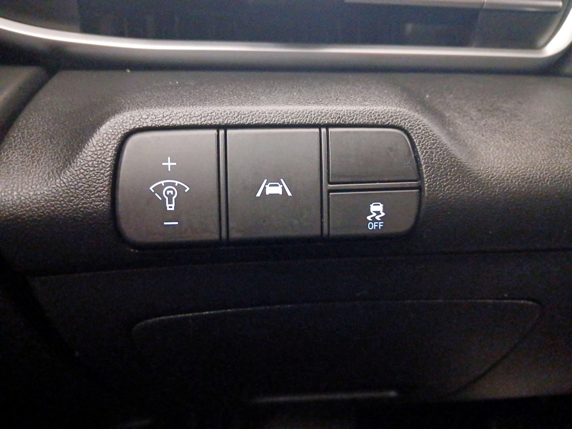 Thumbnail: 2023 Hyundai Elantra - 13