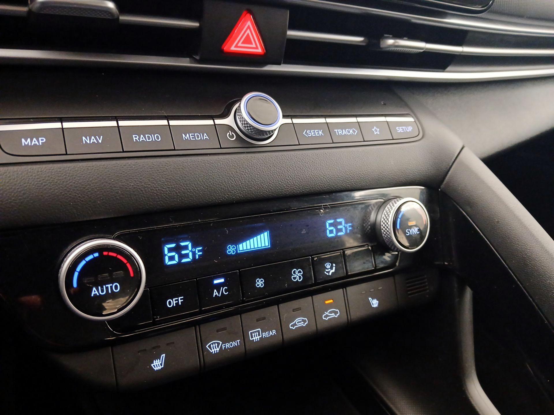 Thumbnail: 2023 Hyundai Elantra - 17