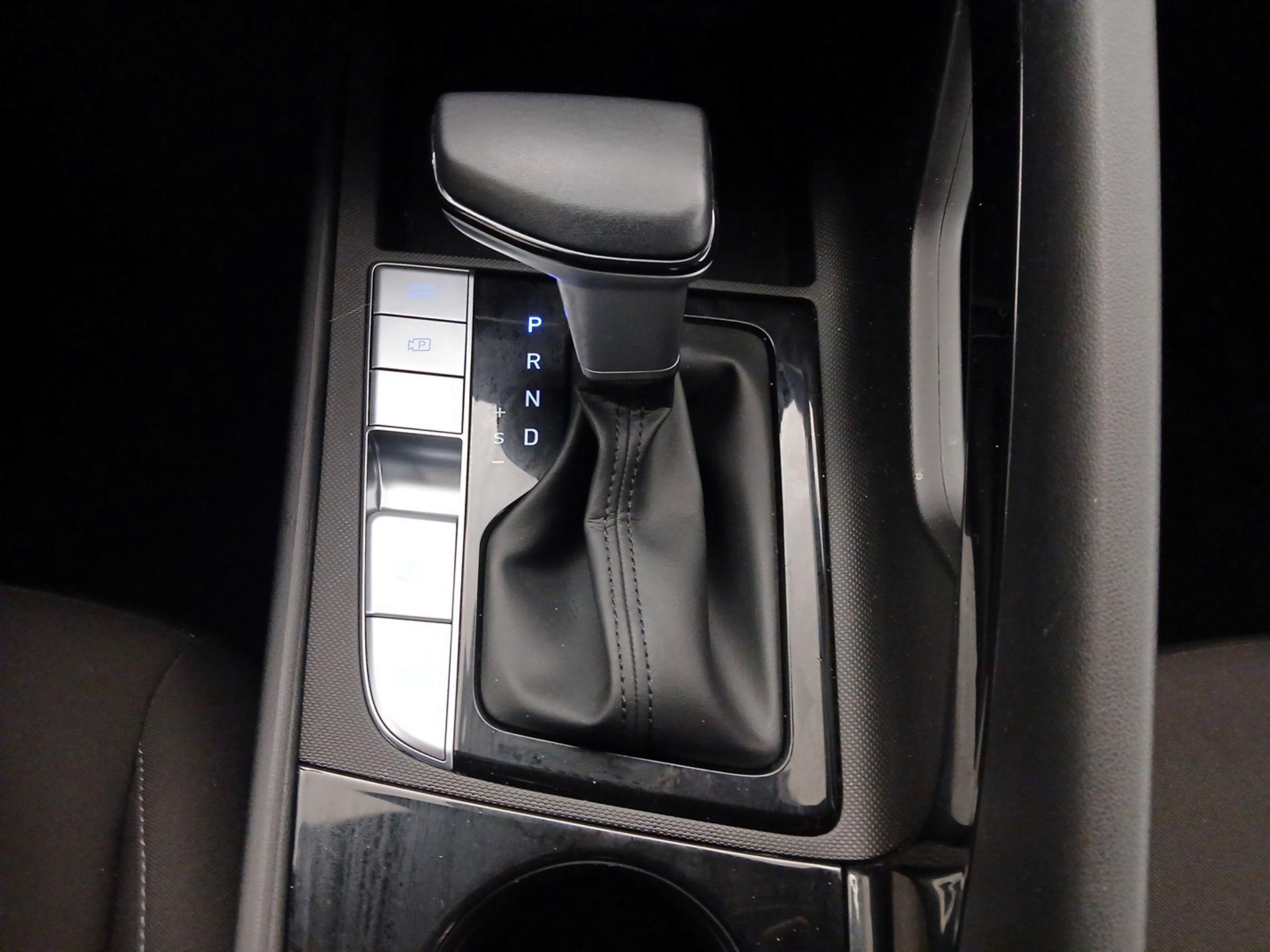 Thumbnail: 2023 Hyundai Elantra - 18