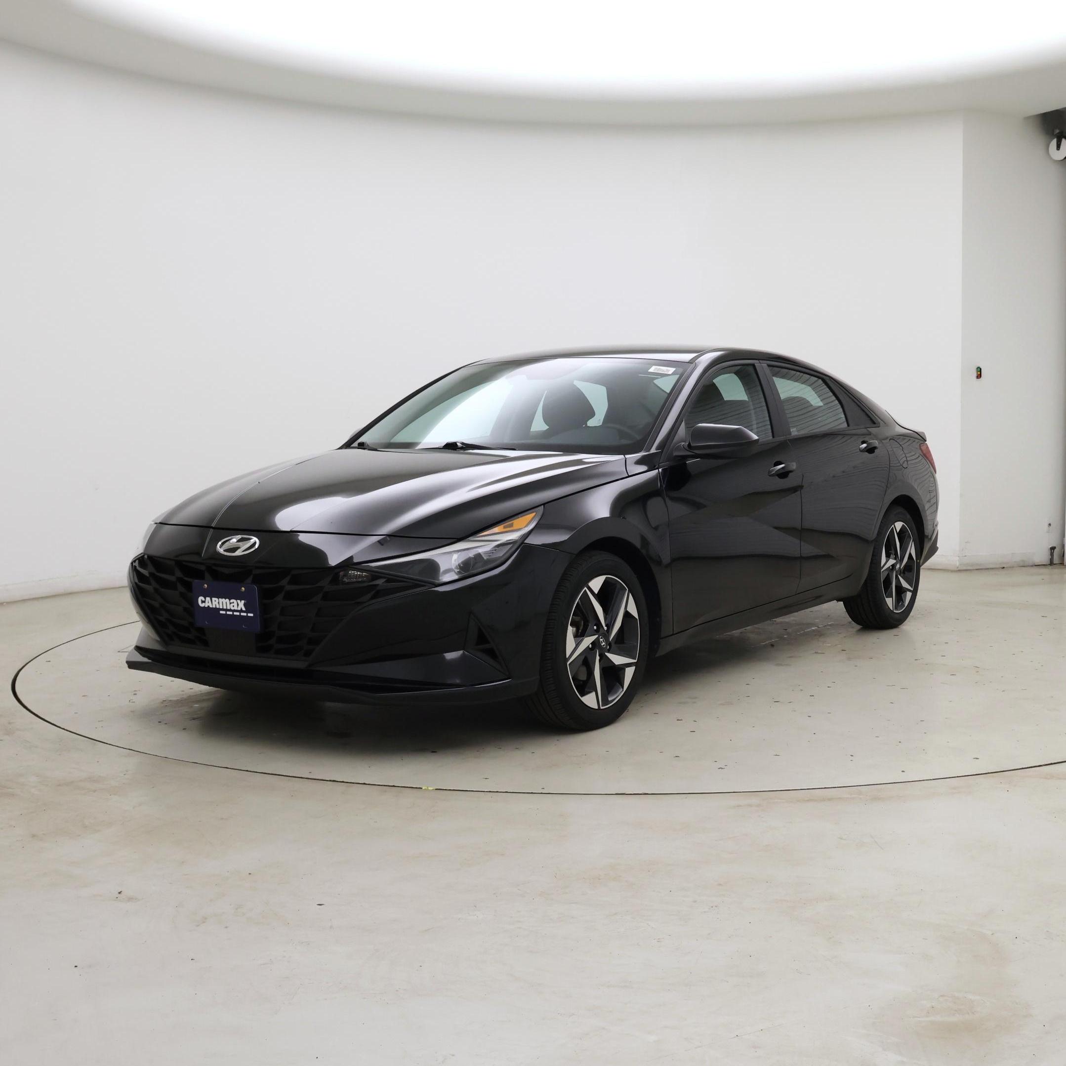 Thumbnail: 2023 Hyundai Elantra - 4