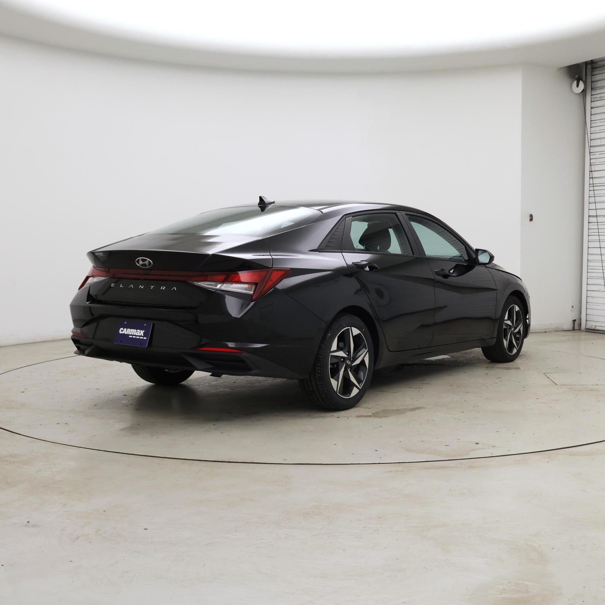 Thumbnail: 2023 Hyundai Elantra - 8