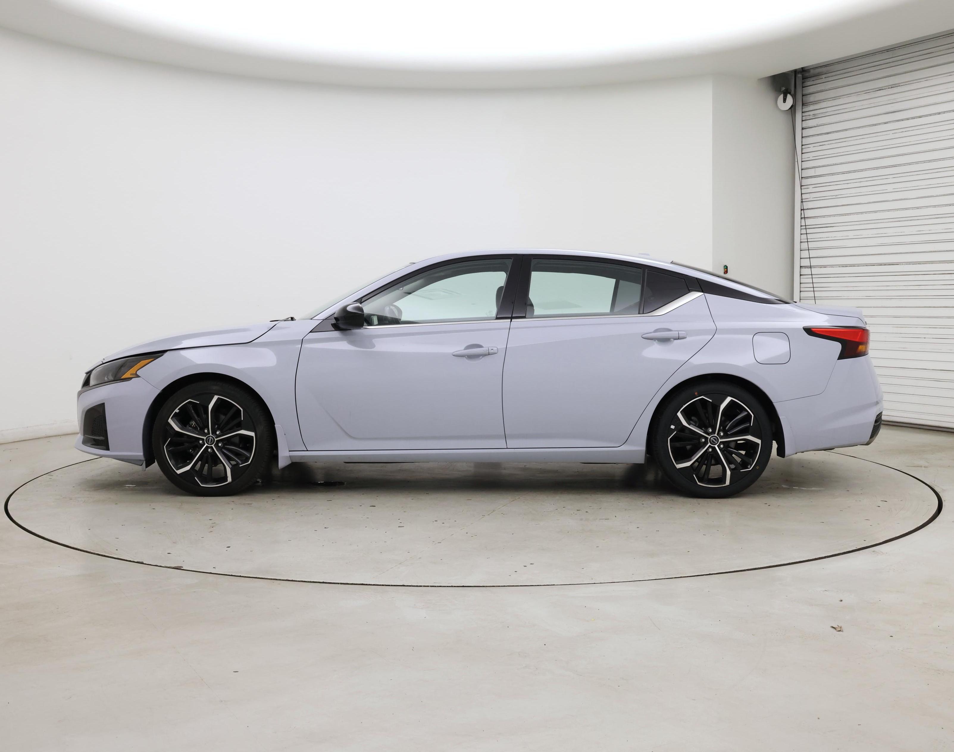 Thumbnail: 2023 Nissan Altima - 3