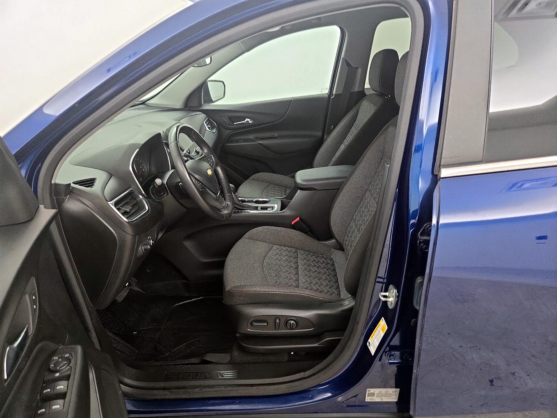 Thumbnail: 2022 Chevrolet Equinox - 11