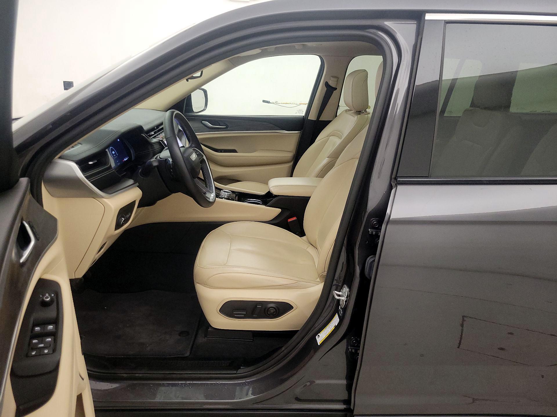 Thumbnail: 2022 Jeep Grand Cherokee L - 11