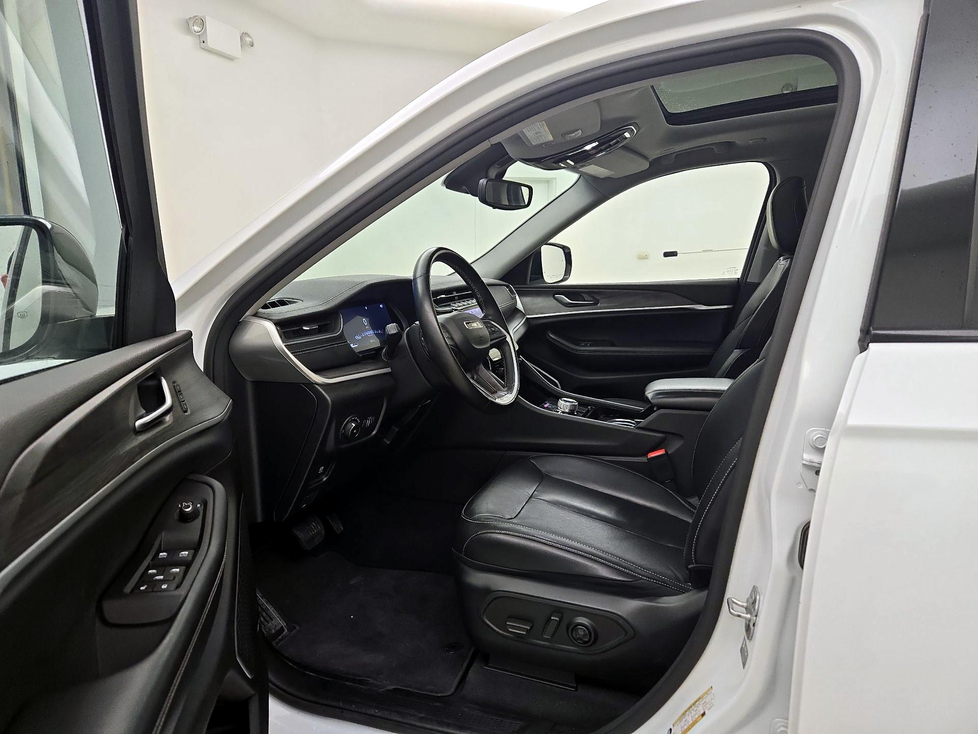 Thumbnail: 2022 Jeep Grand Cherokee L - 11