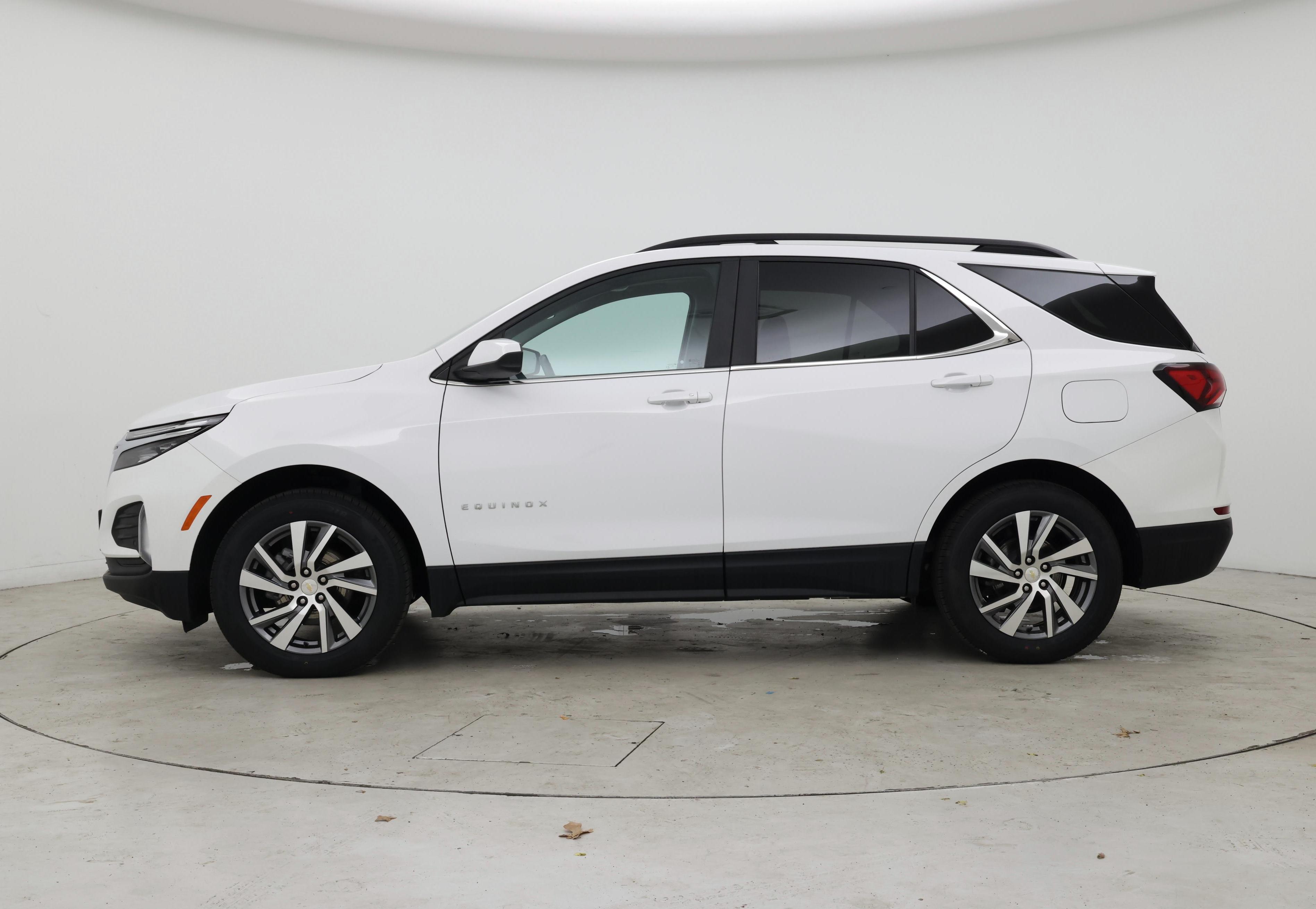 Thumbnail: 2022 Chevrolet Equinox - 3