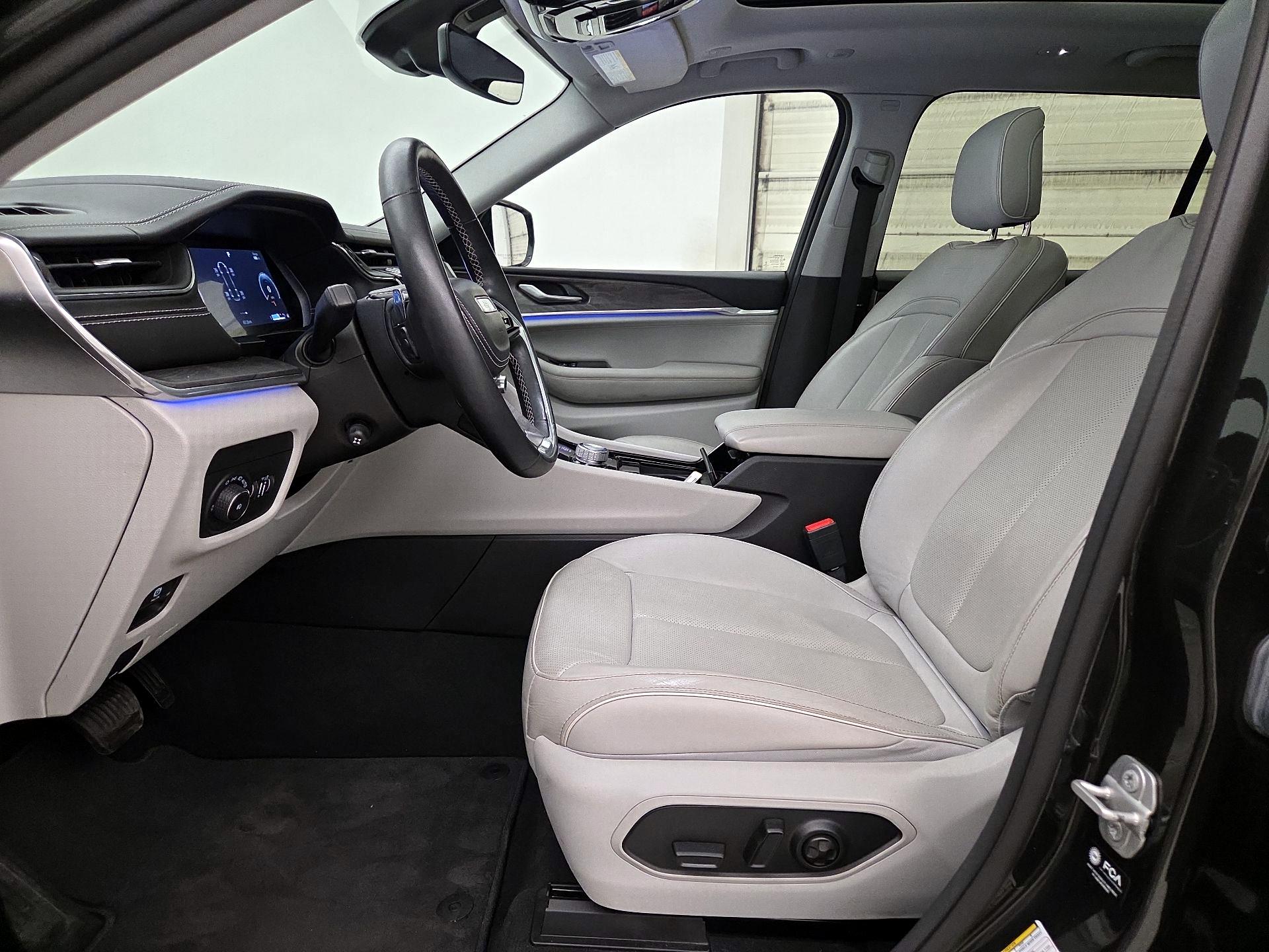 Thumbnail: 2022 Jeep Grand Cherokee L - 11