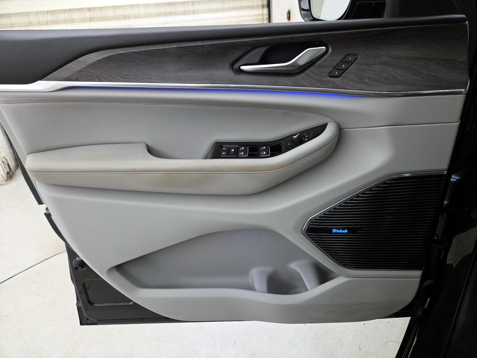 Thumbnail: 2022 Jeep Grand Cherokee L - 12